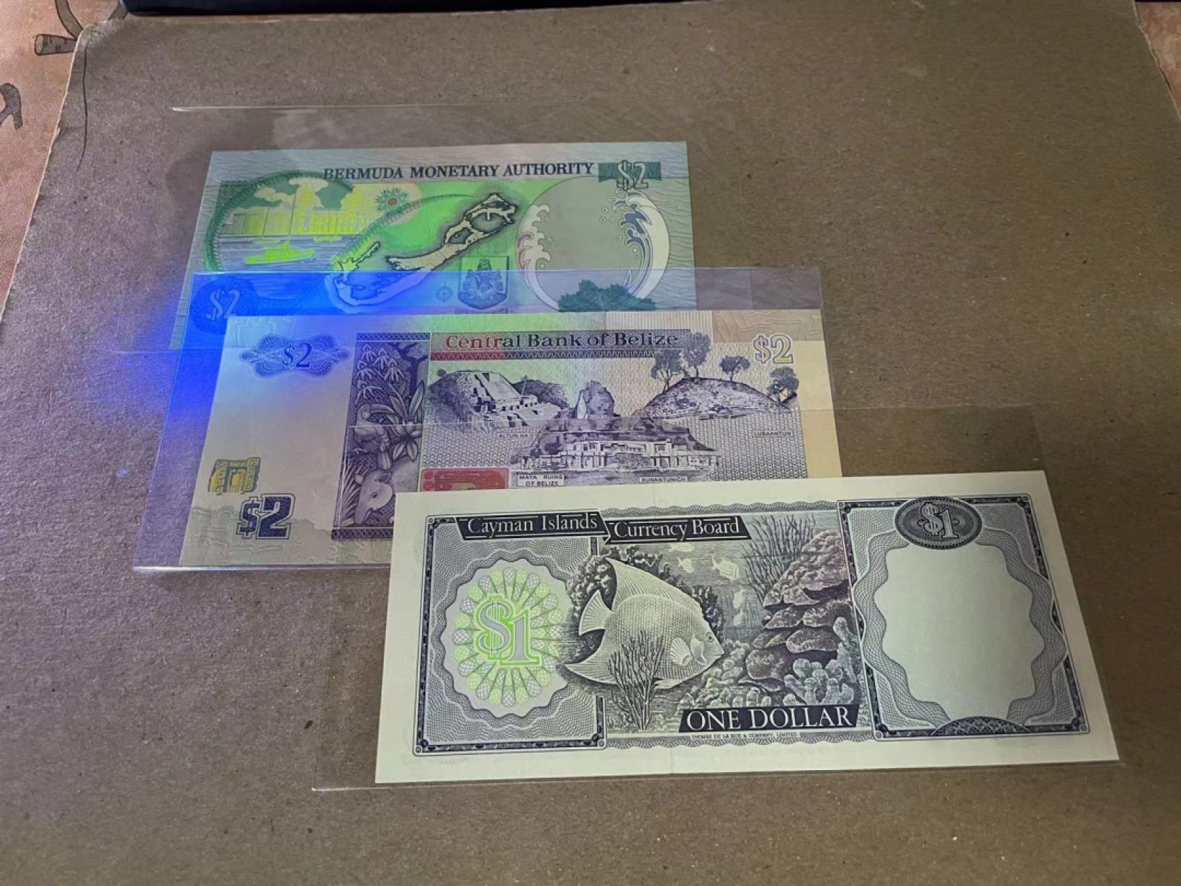 【Blue Auction】✨世界纸币精拍第252期——补号伦勃朗 【一组3张】伯利兹、百慕大、开曼纸币一组 女王 全新UNC