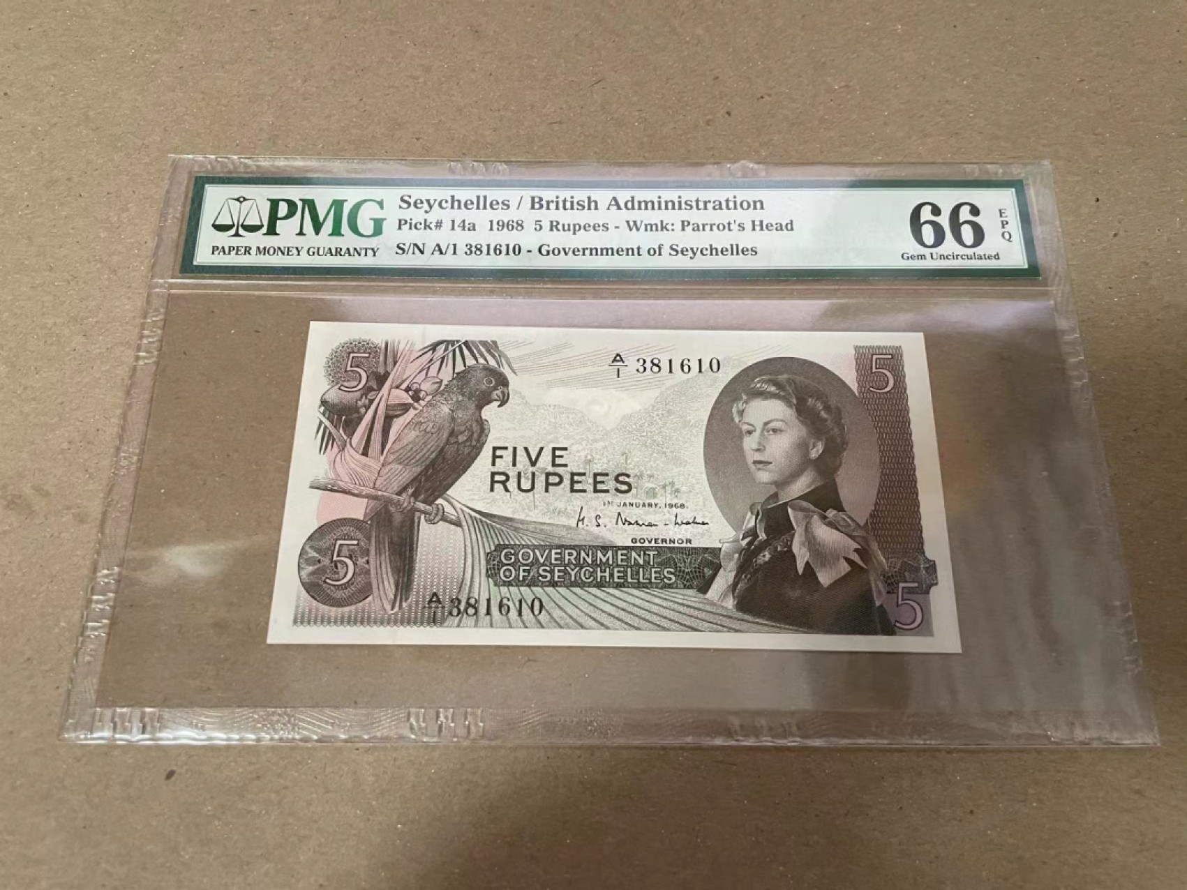 【Blue Auction】✨世界纸币精拍第252期——补号伦勃朗  【A1无47】塞舌尔 1968年5卢比 PMG66EPQ 戎装女王 鹦鹉 