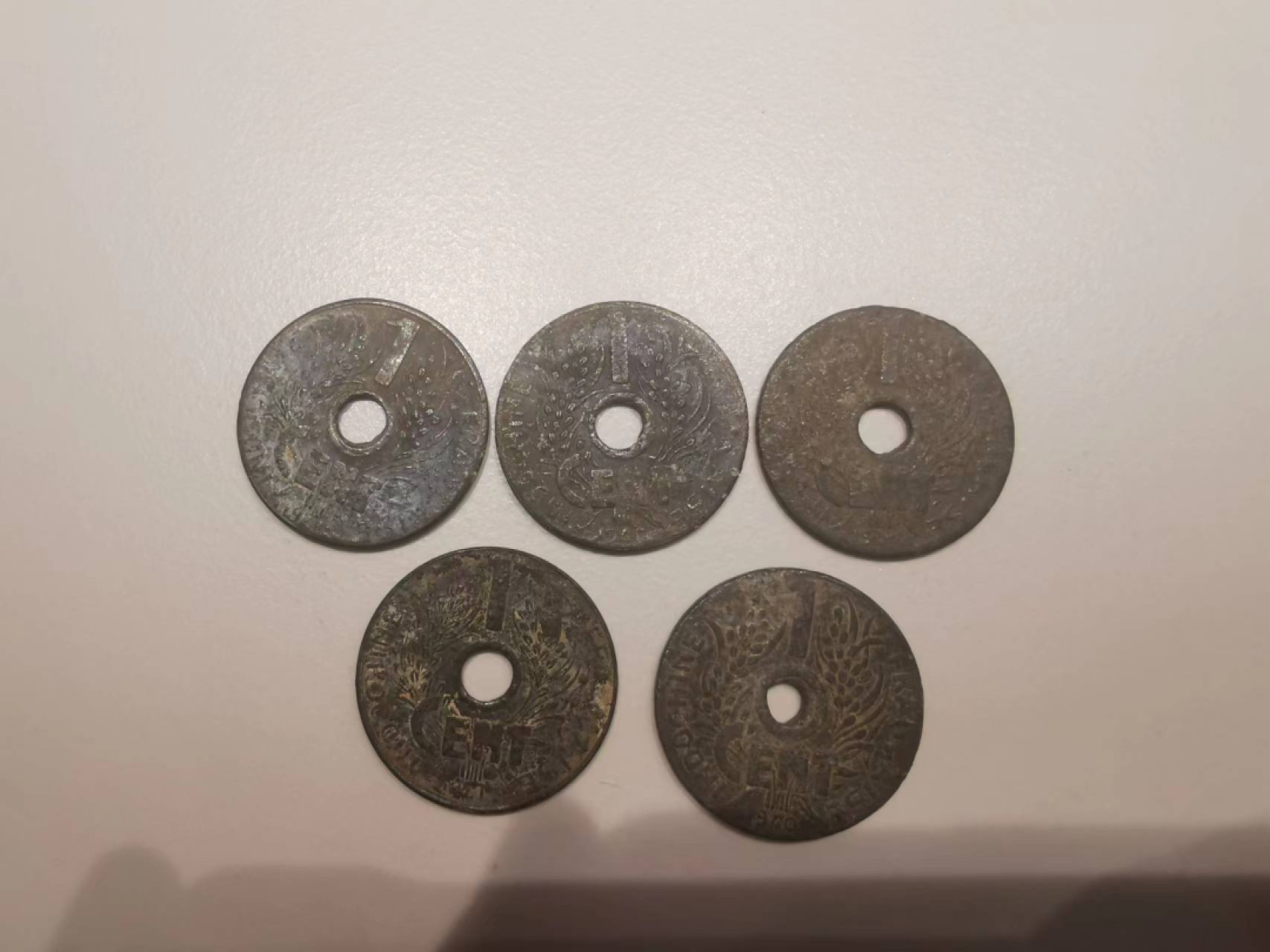 【TQG评级藏品专场拍卖】第一期★鲸贝乐淘评级代理★两拍包邮 【法属印度支那】1953年1分5枚，品相如图稀有品种，售出不退谨慎出价