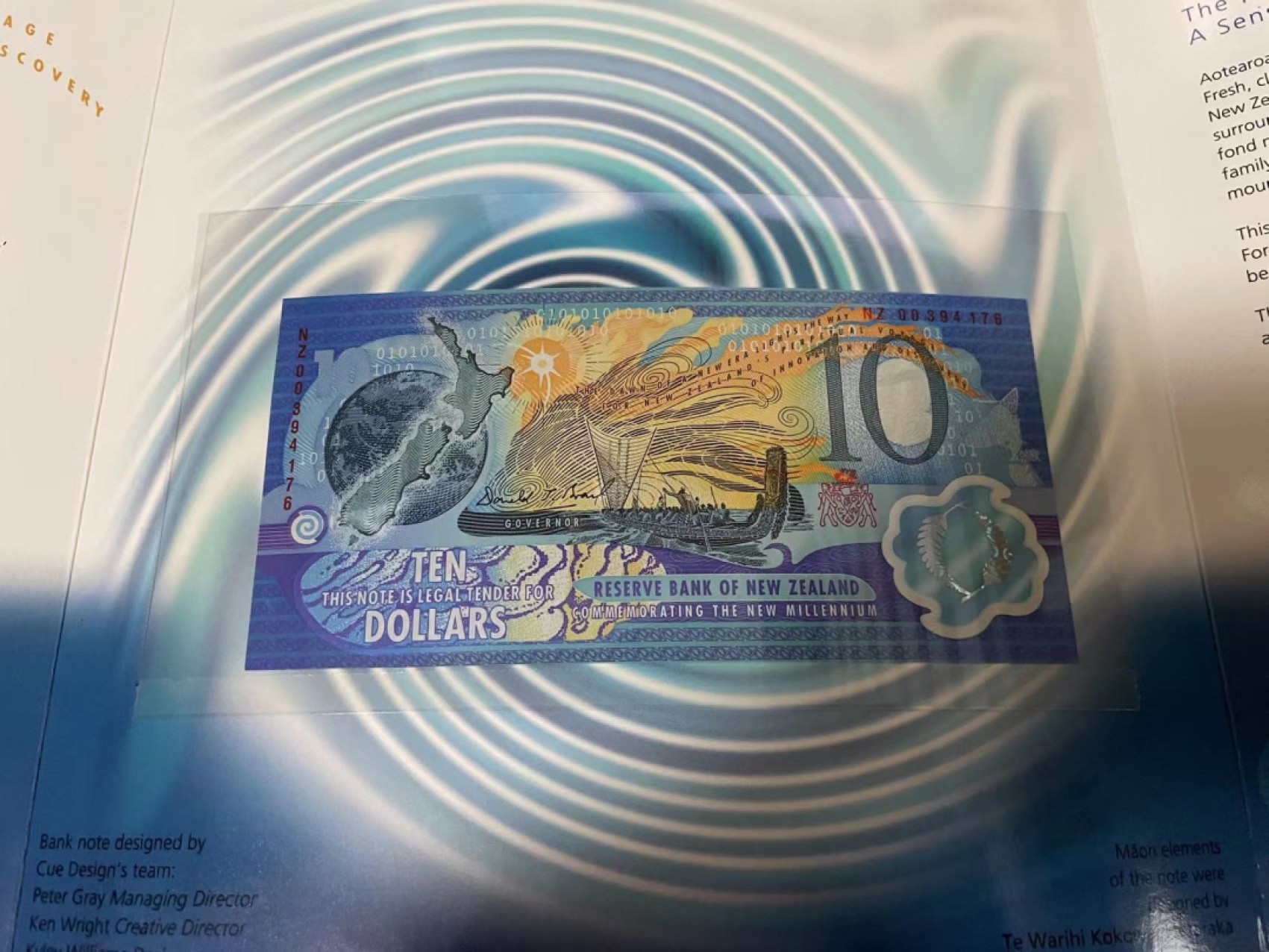 【Blue Auction】✨世界纸币精拍第252期——补号伦勃朗 【原装带册】新西兰 10元 塑料纪念钞 全新UNC 