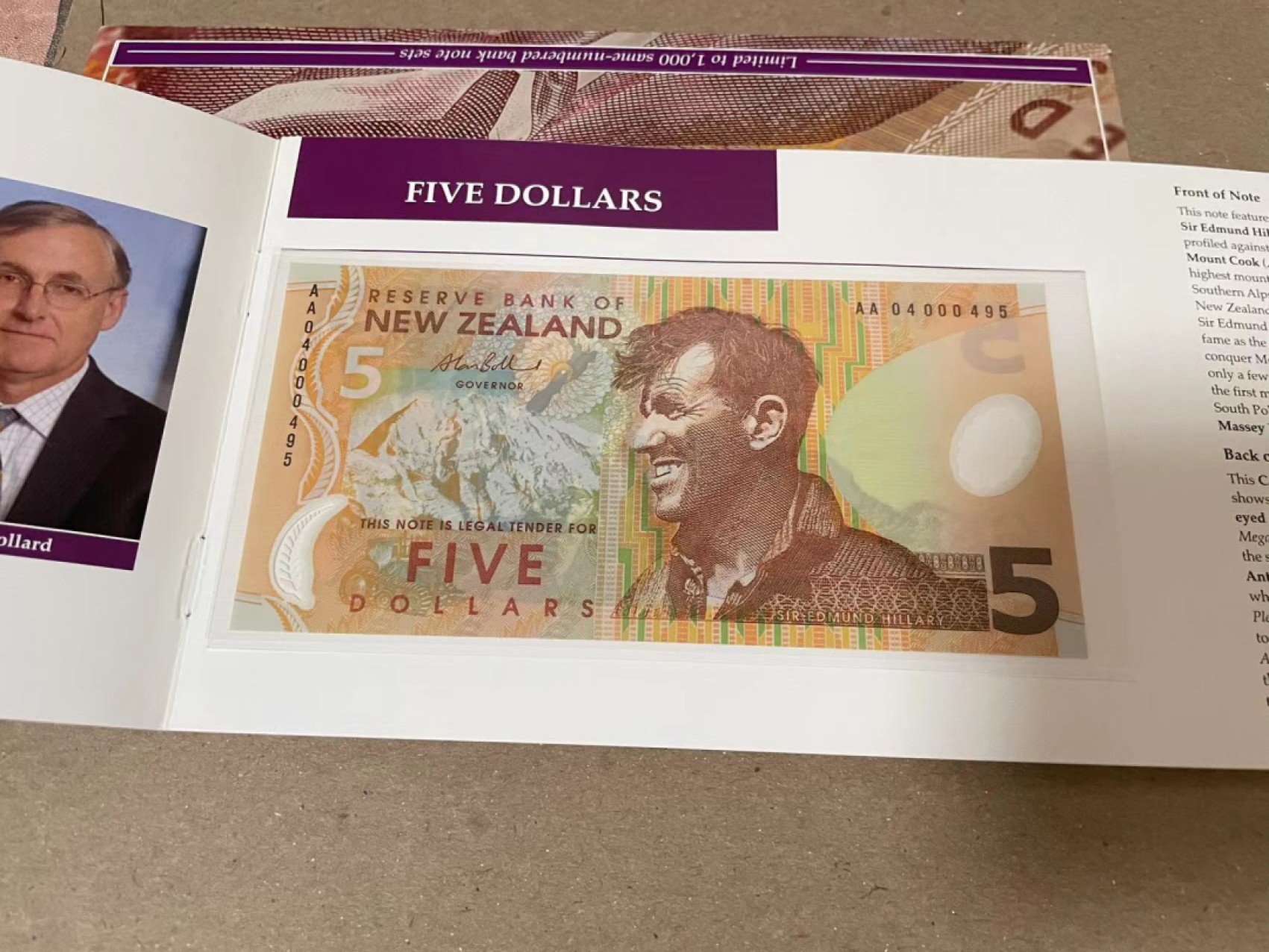 【Blue Auction】✨世界纸币精拍第252期——补号伦勃朗 【原装带册 AA全同号】新西兰 2004年5-100元 全新UNC