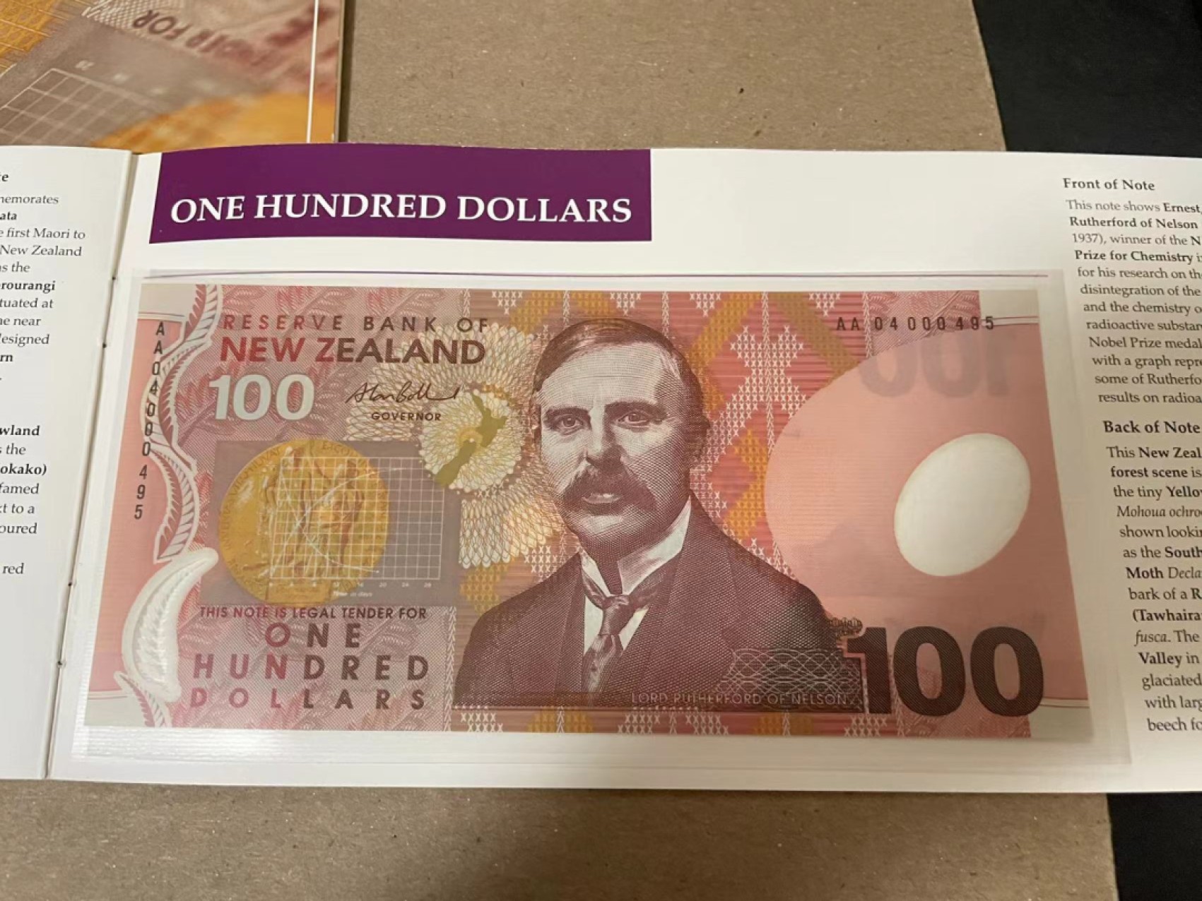 【Blue Auction】✨世界纸币精拍第252期——补号伦勃朗 【原装带册 AA全同号】新西兰 2004年5-100元 全新UNC