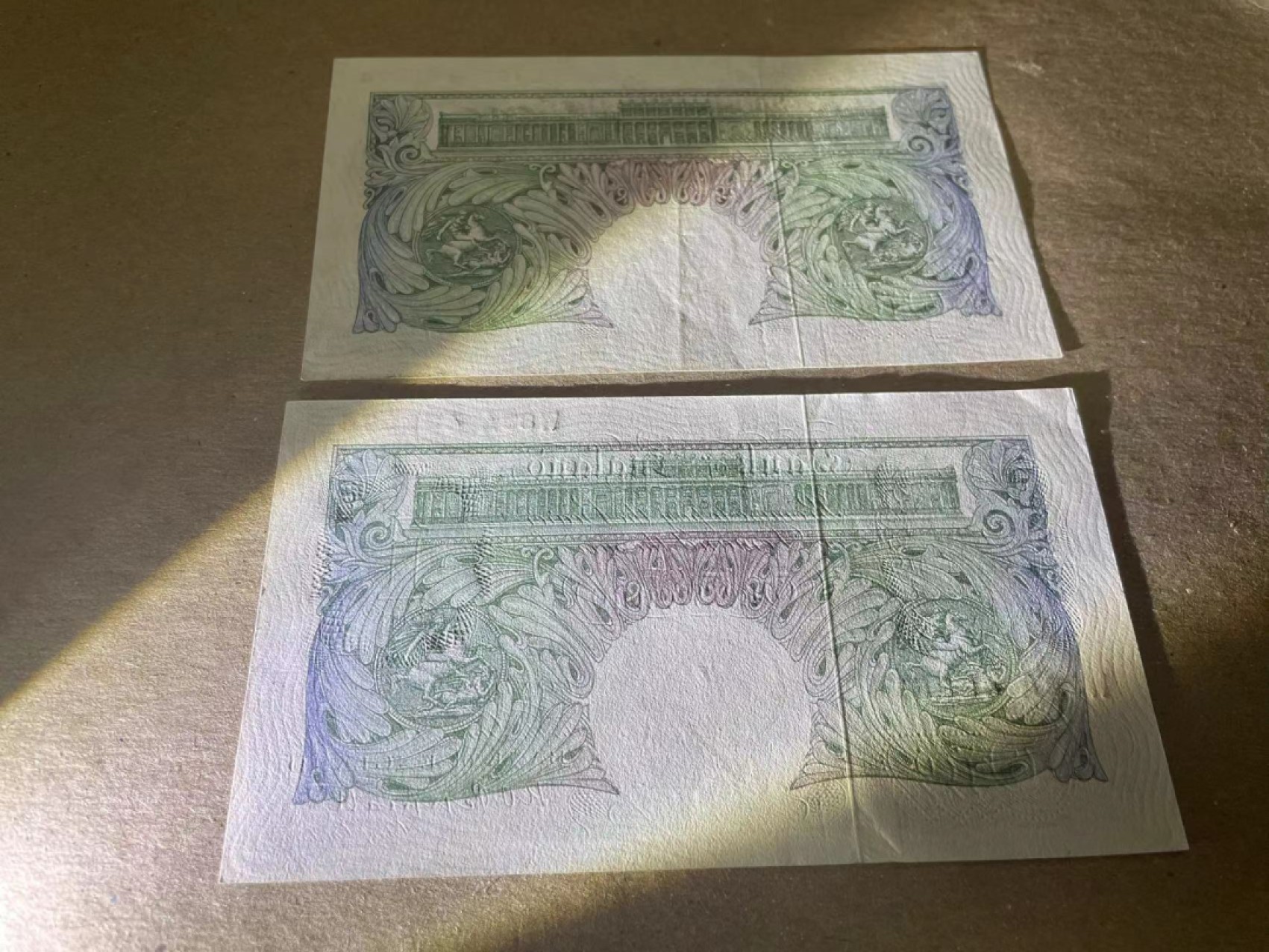 【Blue Auction】✨世界纸币精拍第252期——补号伦勃朗 【一组2张】英国A序列1镑  UNC-/AU