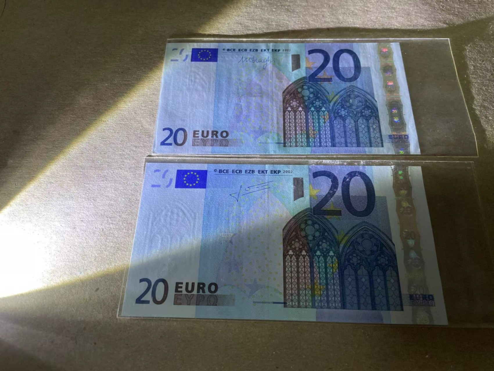 【Blue Auction】✨世界纸币精拍第252期——补号伦勃朗 【一组4张】欧盟二签&三签20欧元  UNC/UNC-