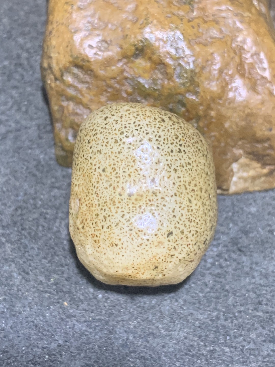 精美天然戈壁阿拉善麻皮大珠子一个，