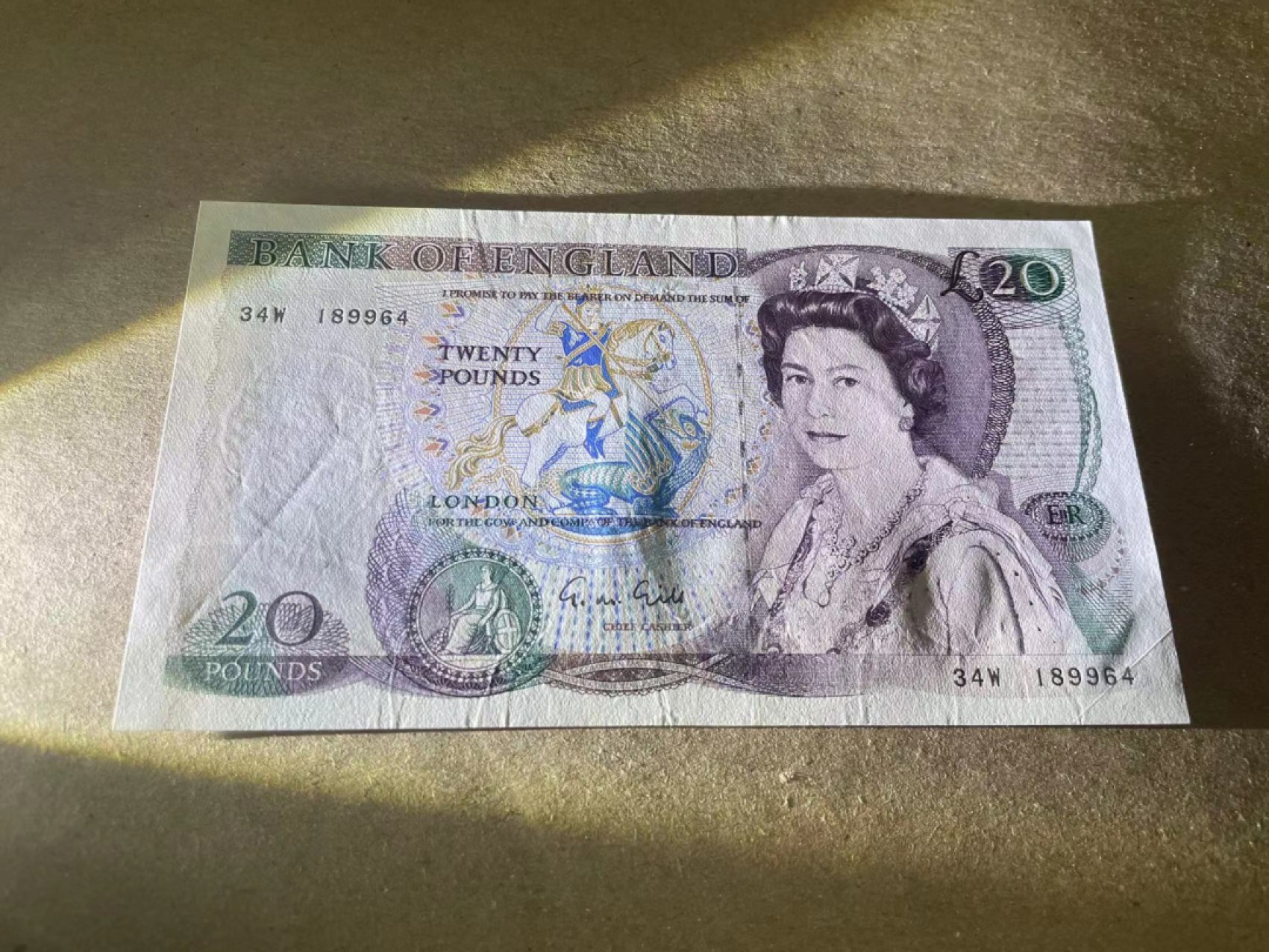 【Blue Auction】✨世界纸币精拍第252期——补号伦勃朗 英国 D序列20镑 品相如图