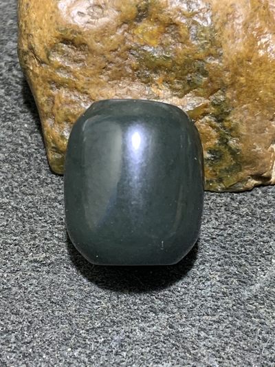 天然新疆和田青玉桶珠一颗 - 天然新疆和田青玉桶珠一颗