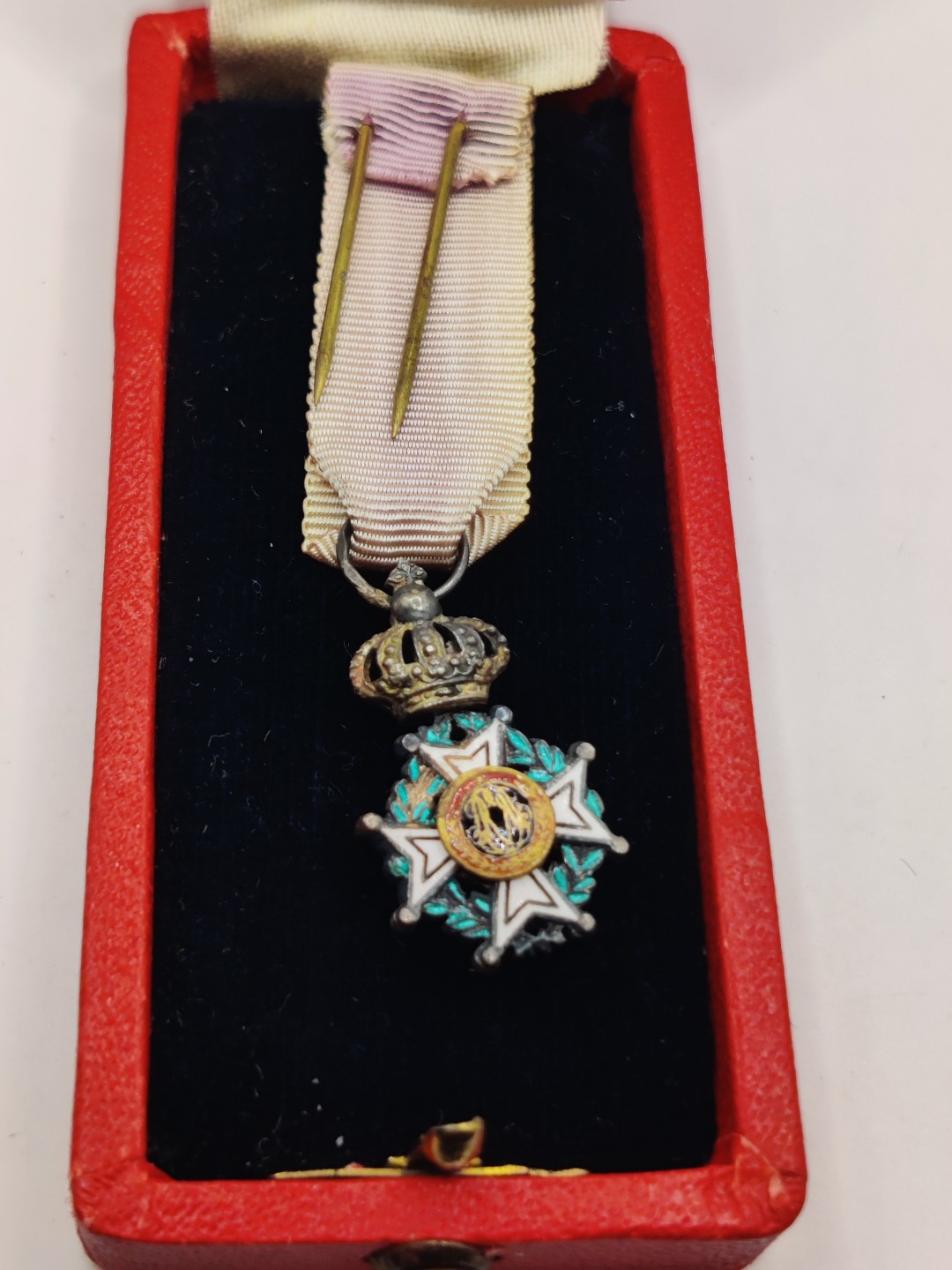 全场0元起拍 第16期 咸鱼国勋章拍卖专场 11月23日（周三）下午6：00开始 比利时骑士级王冠迷你章 银制