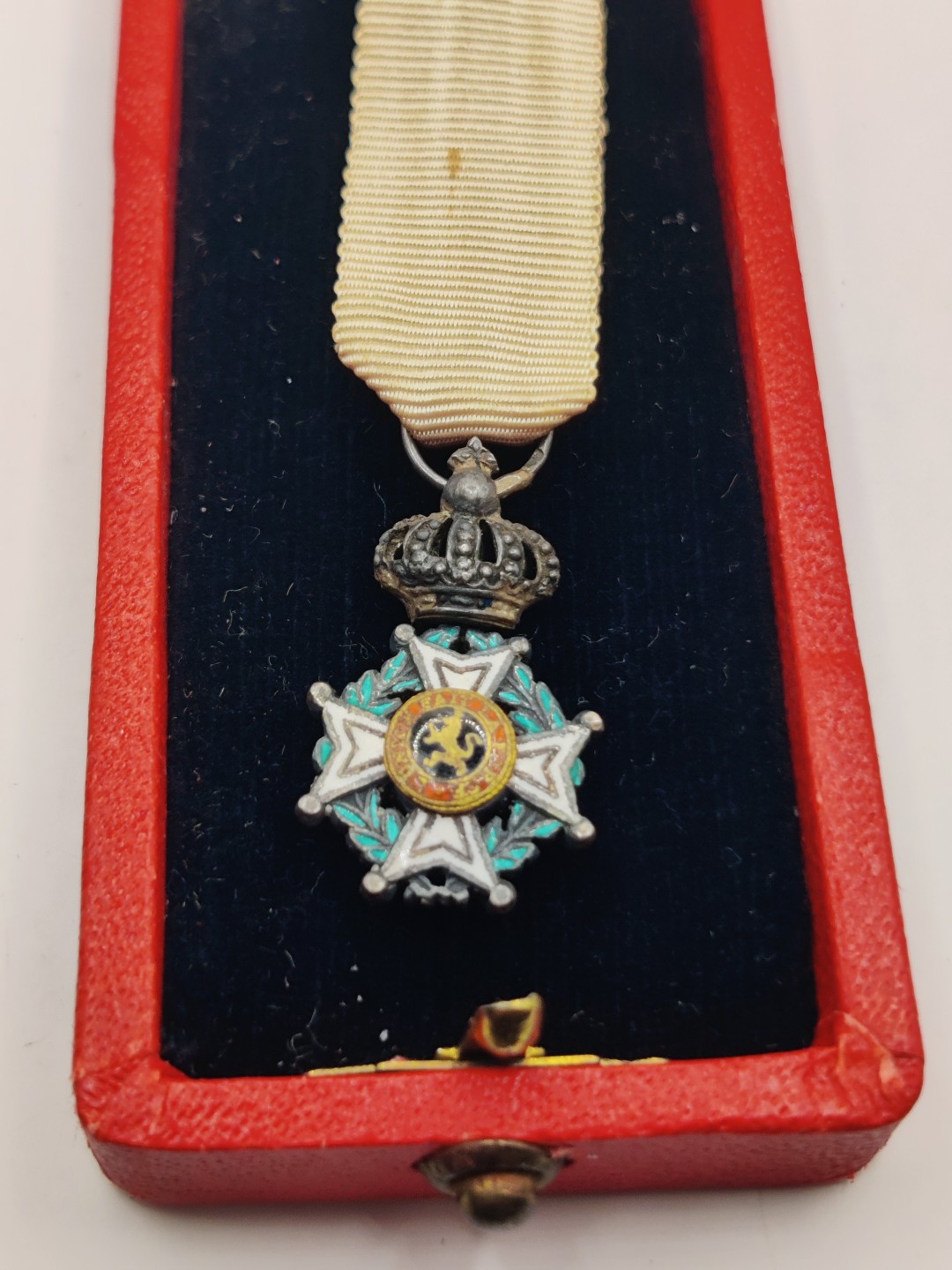 全场0元起拍 第16期 咸鱼国勋章拍卖专场 11月23日（周三）下午6：00开始 比利时骑士级王冠迷你章 银制