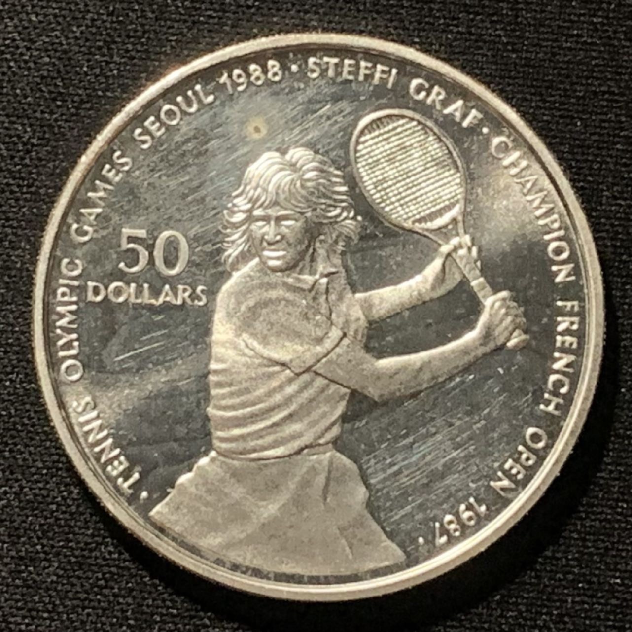 紫瑗钱币——第264期拍卖 纽埃 1987年 网球运动员 贝克尔 50元 27.1克 0.925银 UNC