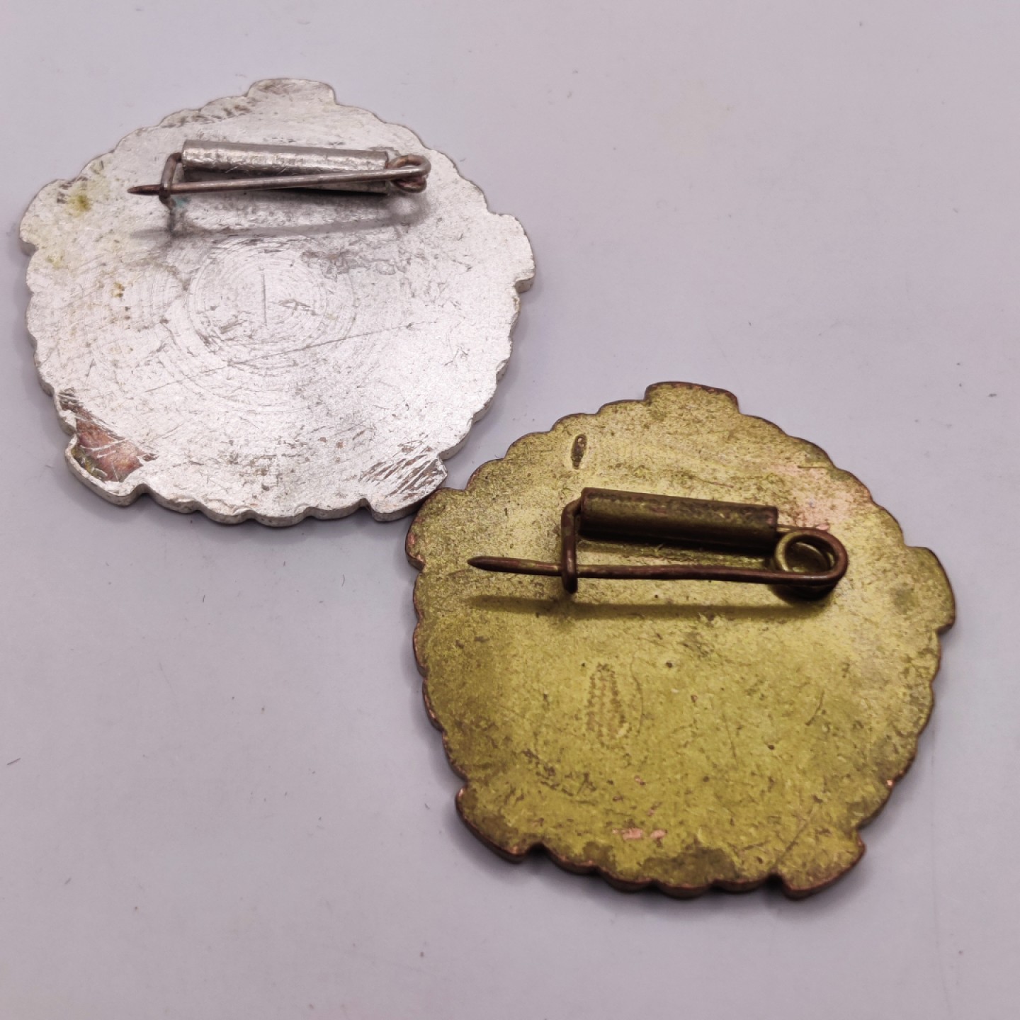 全场0元起拍 第16期 咸鱼国勋章拍卖专场 11月23日（周三）下午6：00开始 阿尔巴尼亚采矿与地质学杰出劳动奖章 银级+金级