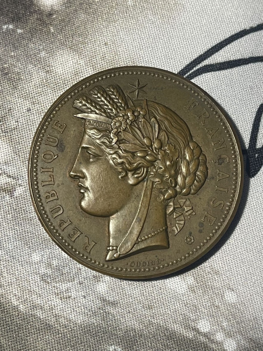 第六场，欧洲艺术章牌代币拍卖（实时专场） 1878年法国巴黎环球博览会谷物女神艺术铜章