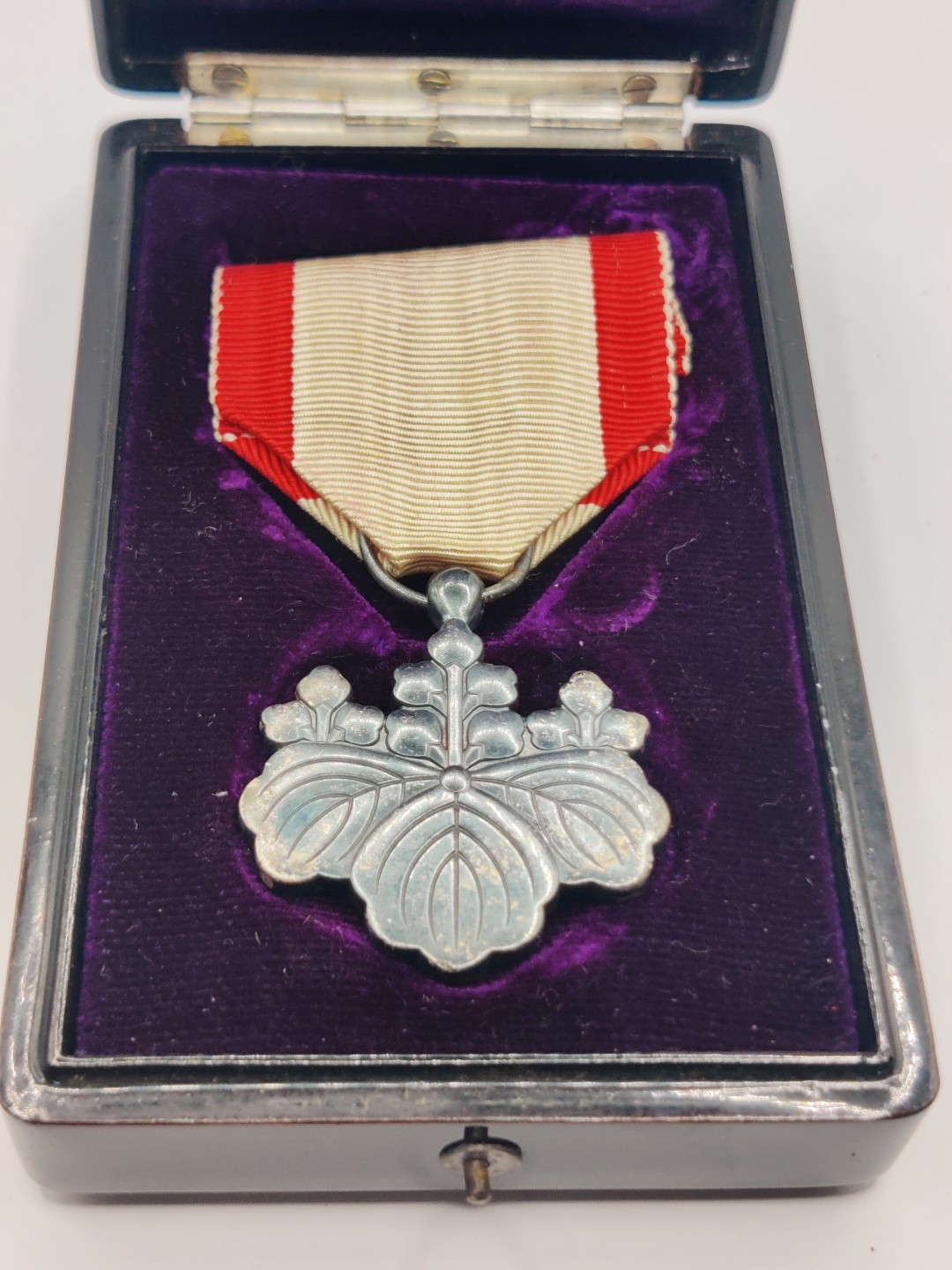 全场0元起拍 第16期 咸鱼国勋章拍卖专场 11月23日（周三）下午6：00开始 勿忘国耻 日本二战时期八等白叶章 银制