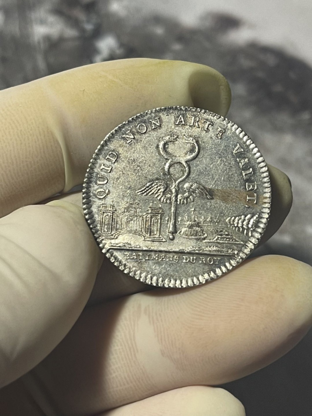 第六场，欧洲艺术章牌代币拍卖（实时专场） 法国路易十五国王建筑银质代币 带光好品