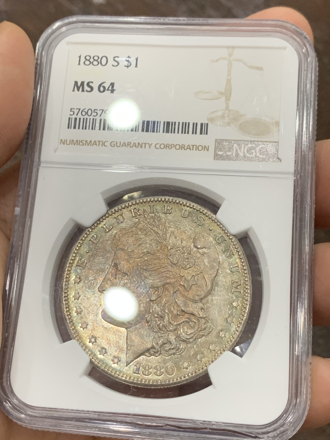 《竞宝斋》第118场-周日，周一 ，2场连拍（全场包邮） NGC MS64 美国 1880年 摩根壹元 大银币 PL底板 状态非常好 盒子下边缘有缺
