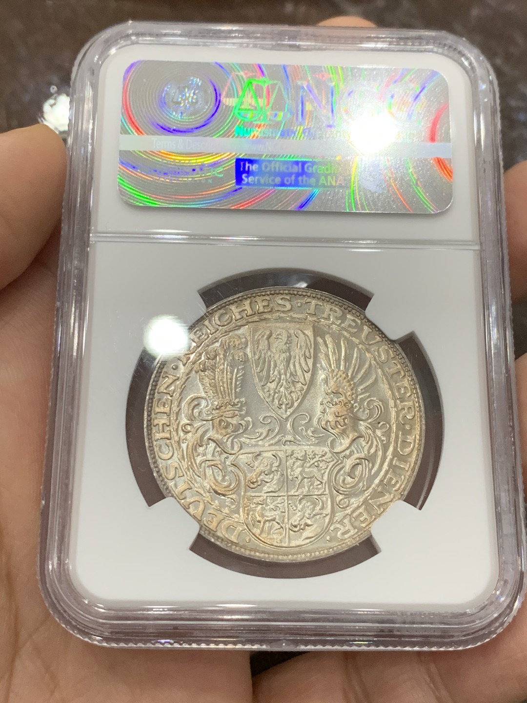 《竞宝斋》第118场-周日，周一 ，2场连拍（全场包邮） NGC-MS65 德国1927年兴登堡80大寿5马克 币形章 卡尔哥茨设计银章中工种认可度最高的一款 淡黄色均匀包浆味道不错
