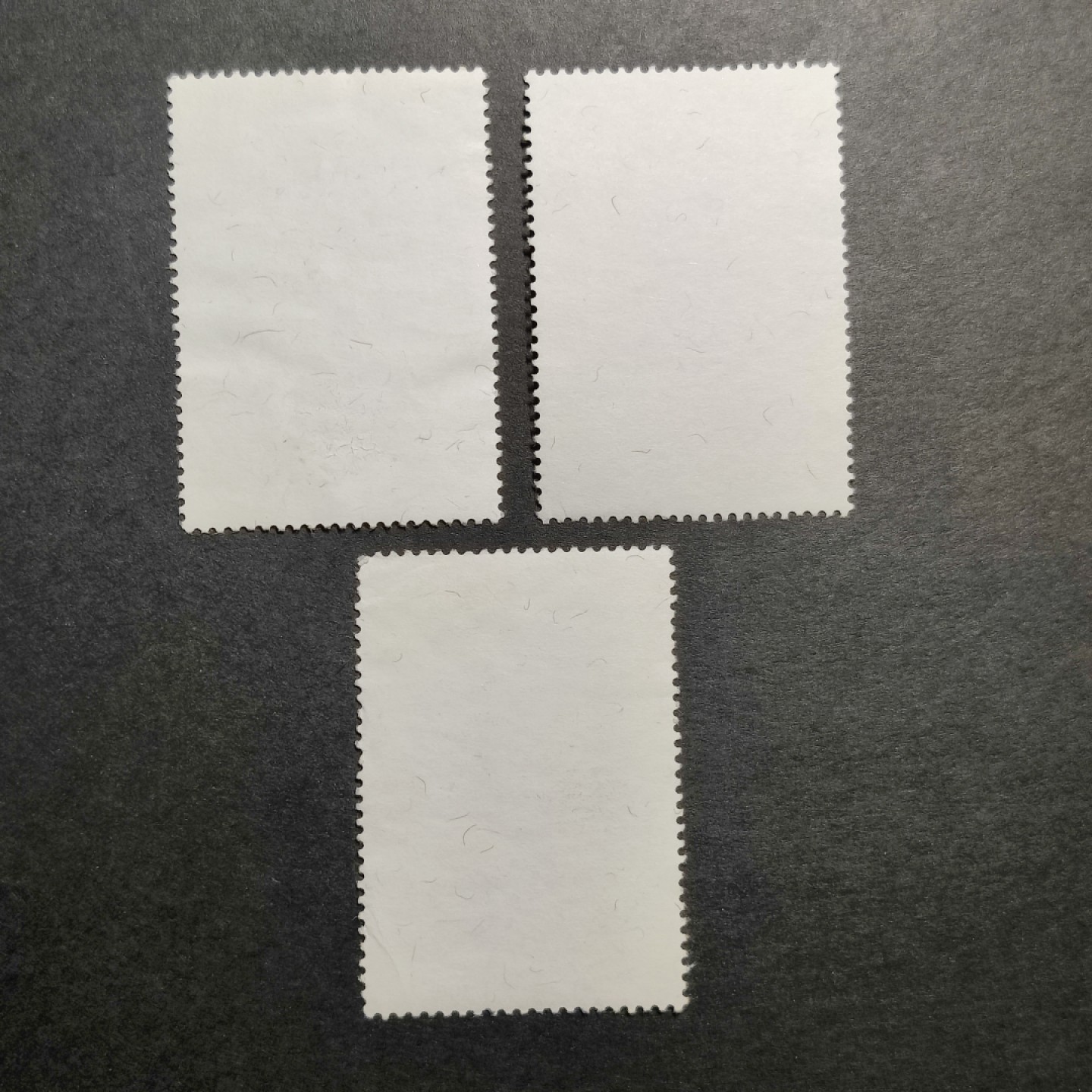 洪涛臻品批发群  精选邮票限时拍卖第九十一期 故宫馆藏人物古画3枚 信销上品