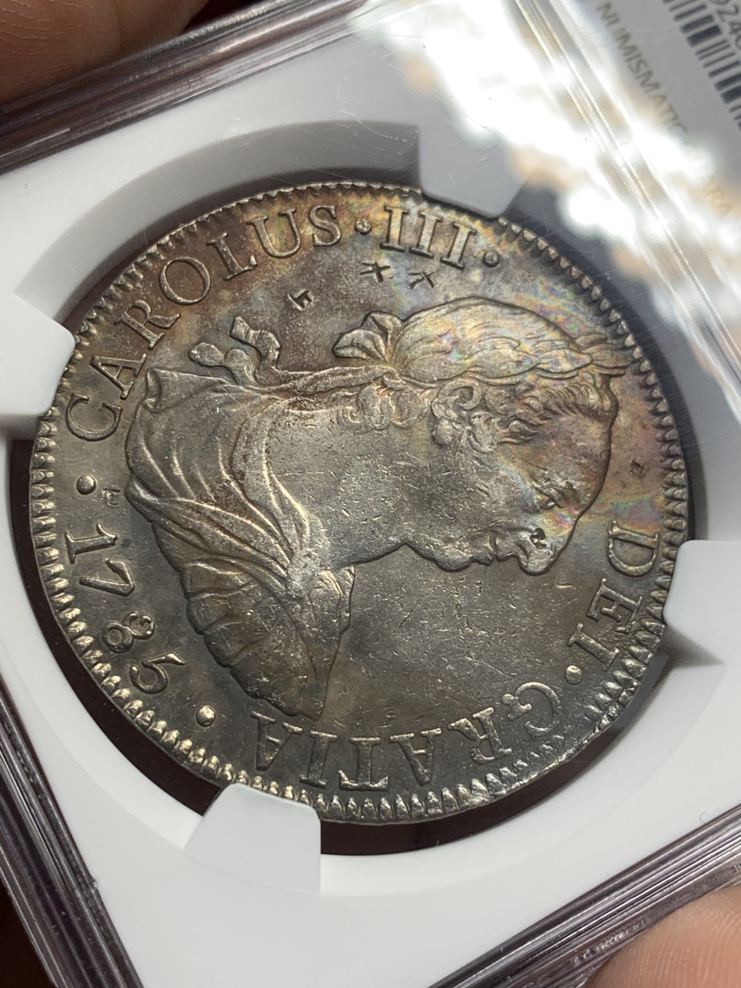 《竞宝斋》第118场-周日，周一 ，2场连拍（全场包邮） NGC AU 评级 墨西哥 1785年 卡三 8R 双柱 大银币 打制细节都不错，有小戳