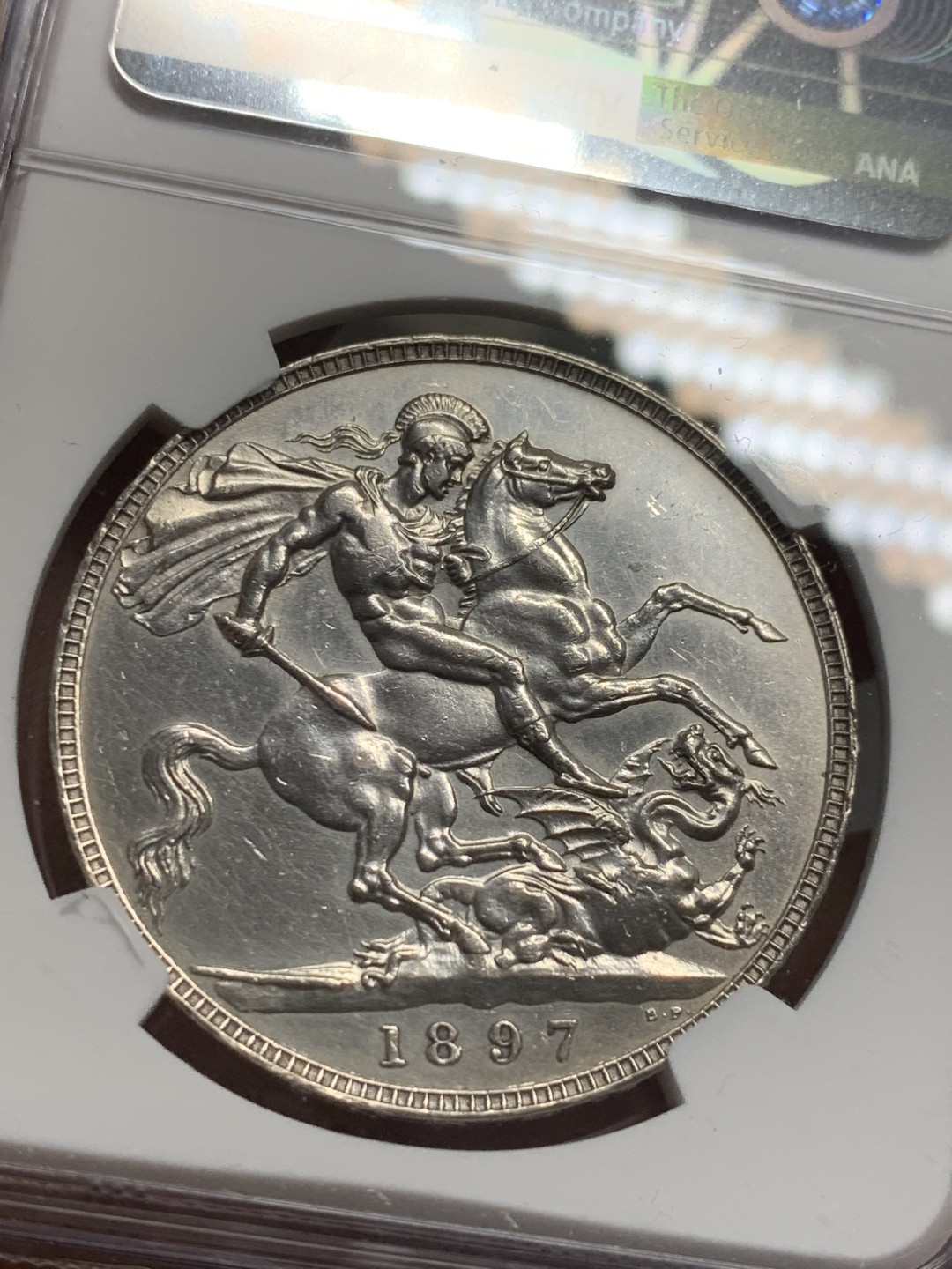 《竞宝斋》第118场-周日，周一 ，2场连拍（全场包邮） NGC AU 英国 1897年 维多利亚 披纱 马剑克朗 大银币 高点在 磨损小 UNC品
