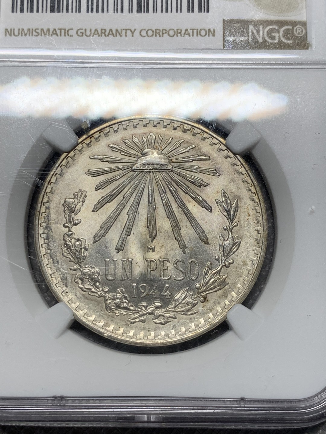 《竞宝斋》第118场-周日，周一 ，2场连拍（全场包邮） NGC MS65 墨西哥 1944年 1比索 银币