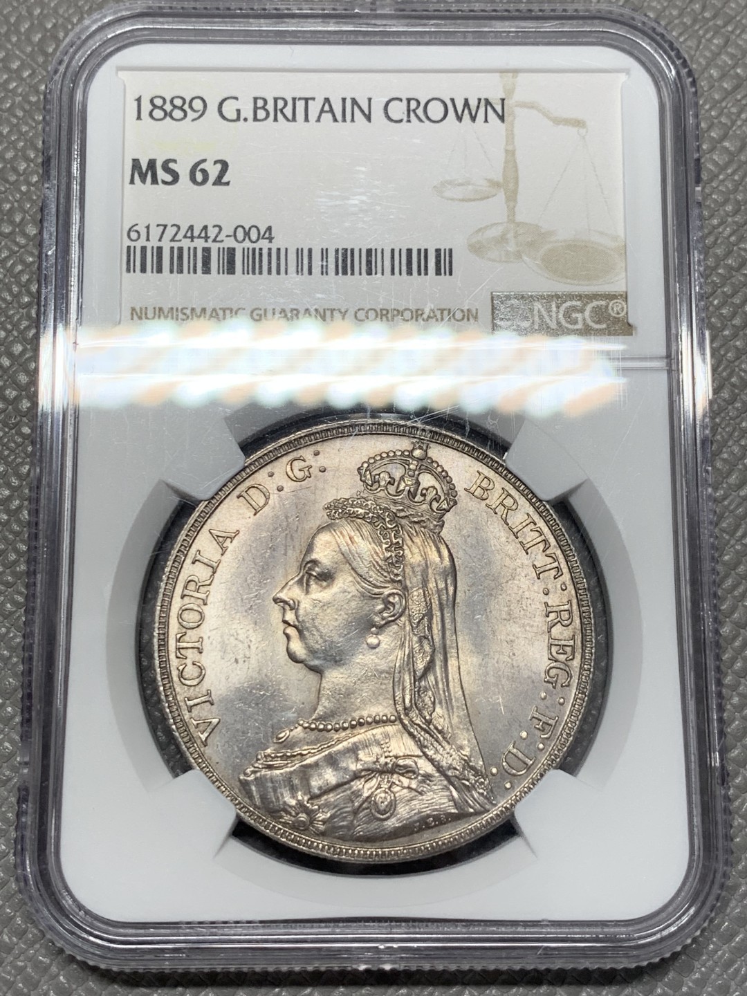 《竞宝斋》第118场-周日，周一 ，2场连拍（全场包邮） NGC MS62 英国 1889年 维多利亚高冠 马剑银币 状态极好