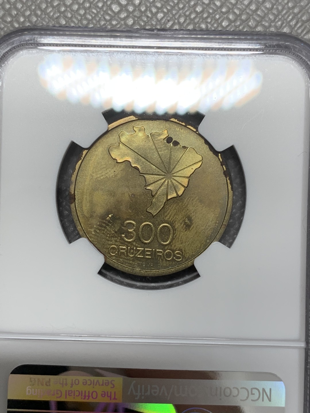 《竞宝斋》第118场-周日，周一 ，2场连拍（全场包邮） NGC MS62 巴西 1972年 独立150周年 黄铜 300克罗拉多 稀少品，这个面值为金币面值 无发行量记载