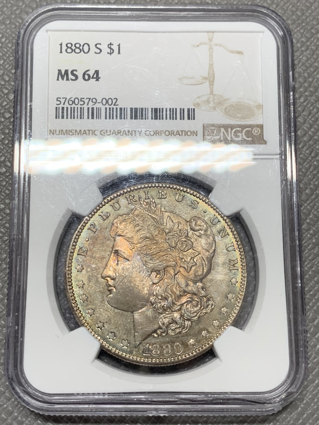 《竞宝斋》第118场-周日，周一 ，2场连拍（全场包邮） NGC MS64 美国 1880年 摩根壹元 大银币 PL底板 状态非常好 盒子下边缘有缺