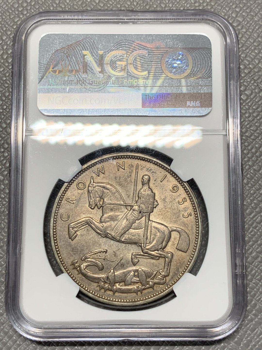 《竞宝斋》第118场-周日，周一 ，2场连拍（全场包邮） NGC-AU58 英国1935年 乔治五世 木马剑克朗银币 原味老包浆