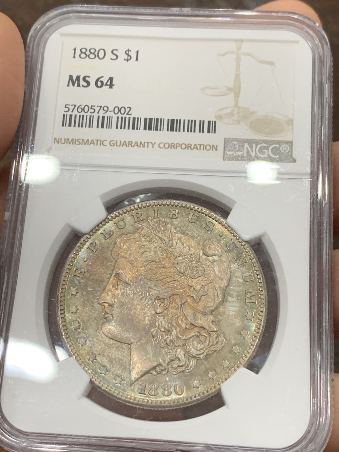 《竞宝斋》第118场-周日，周一 ，2场连拍（全场包邮） NGC MS64 美国 1880年 摩根壹元 大银币 PL底板 状态非常好 盒子下边缘有缺