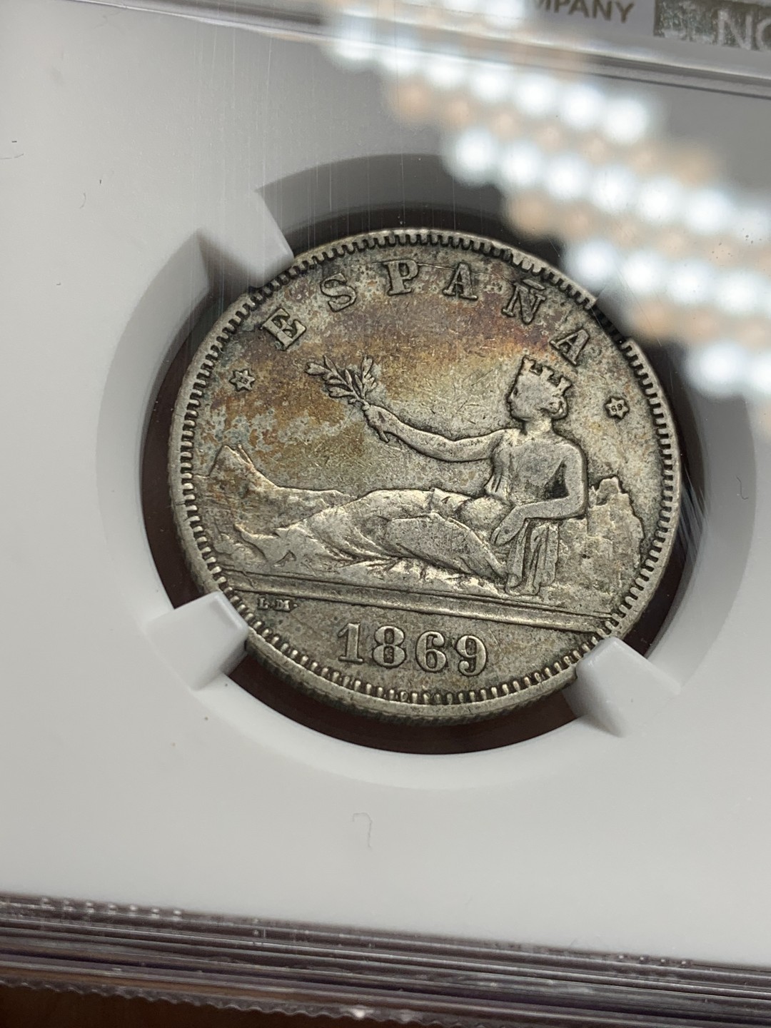 《竞宝斋》第118场-周日，周一 ，2场连拍（全场包邮） NGC XF40 西班牙 1869年 坐人拿花 2比塞塔银币 比5比塞塔更少见