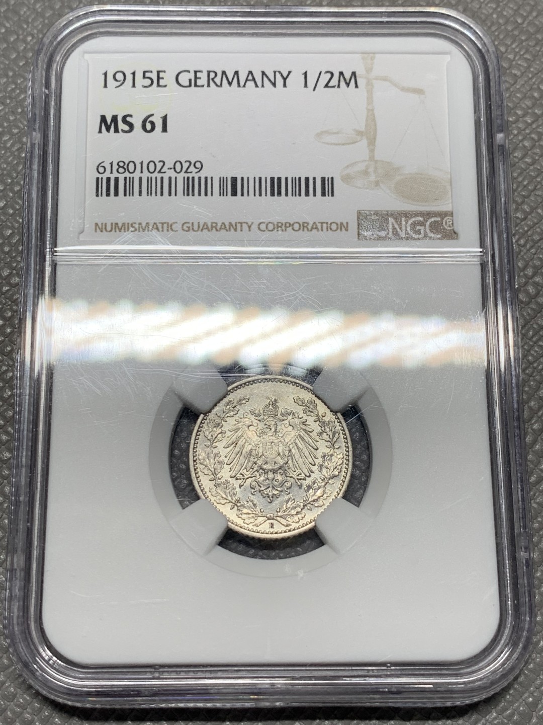 《竞宝斋》第118场-周日，周一 ，2场连拍（全场包邮） NGC MS61 1915E 德国 1/2M 半马克 这个正面还是挺好看的