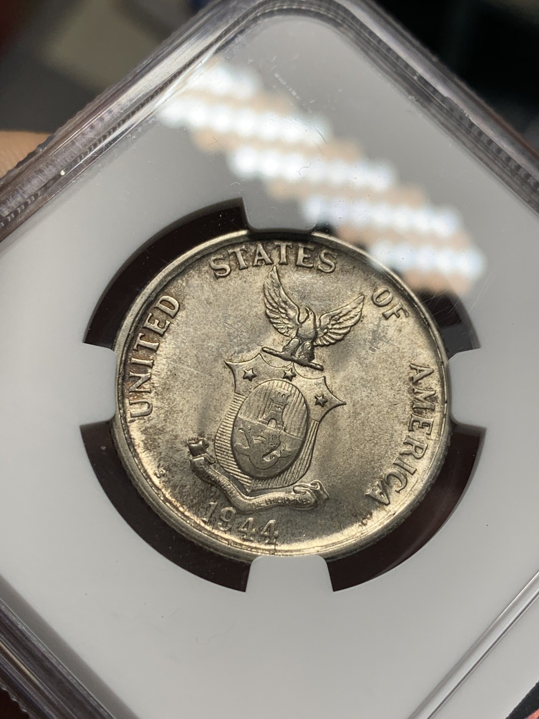 《竞宝斋》第118场-周日，周一 ，2场连拍（全场包邮） NGC-MS63 菲律宾 1944年 打铁女人 50分 银币