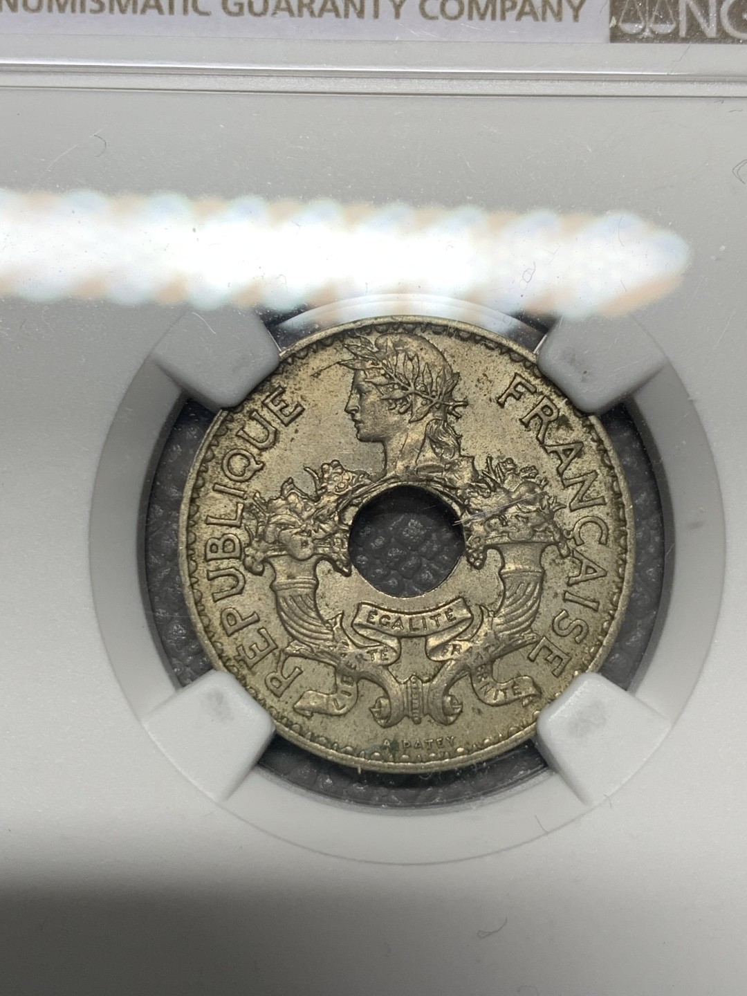 《竞宝斋》第118场-周日，周一 ，2场连拍（全场包邮） NGC MS63 1938年法属印支 5分