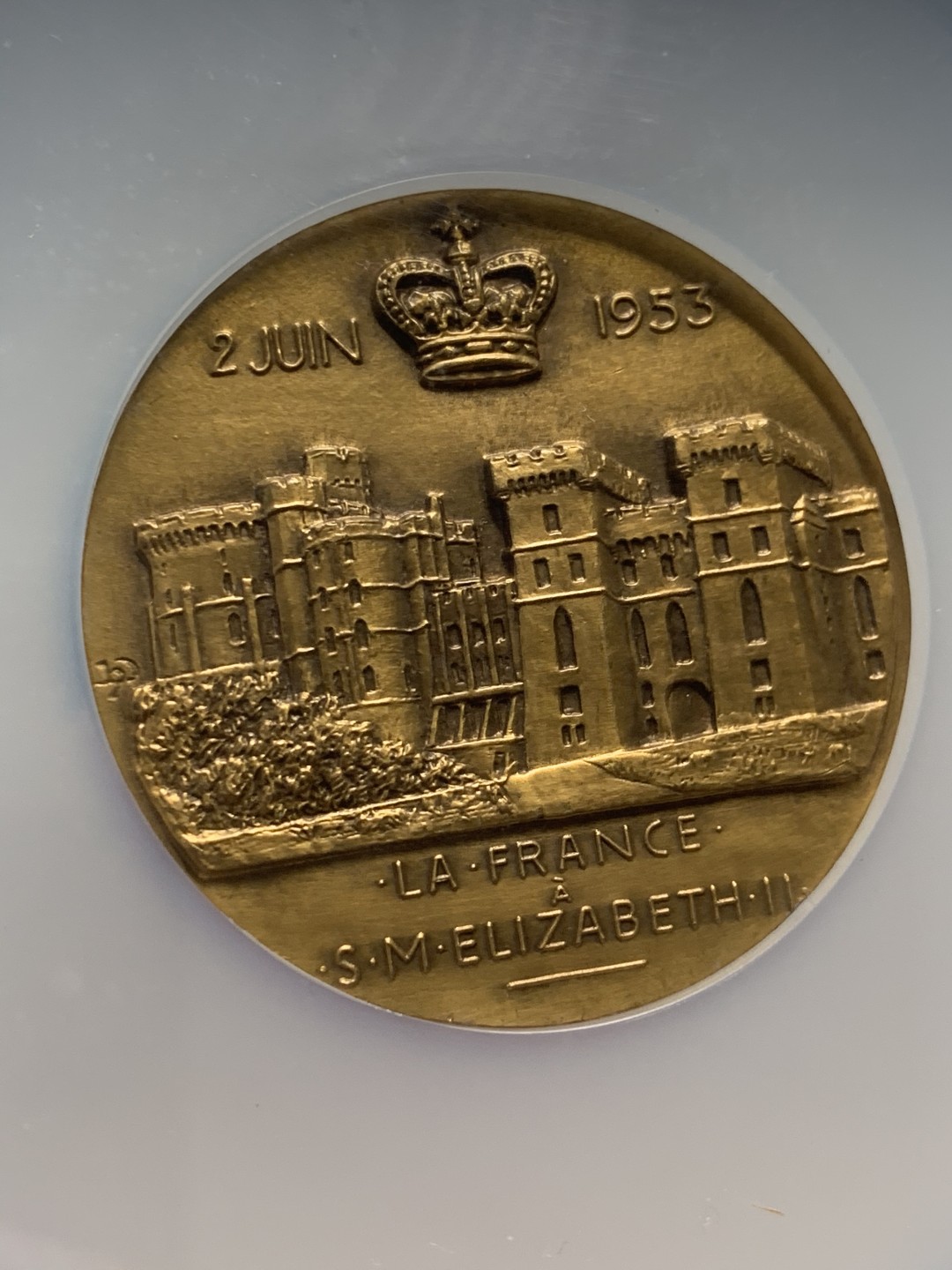 《竞宝斋》第118场-周日，周一 ，2场连拍（全场包邮） NGC UNC 1953年英国伊丽莎白二世女王加冕纪念章 大盒封装 少见