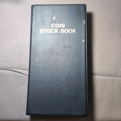 第三十三期 十一月第7拍 好品散币6拍其一   疫情封控发货推迟 - 11.7.1日本藏家册子共80枚铜钱，宽永各种面文37枚，个别标带版别，43枚宋钱.货泉.正隆。注：个别可能声音不好