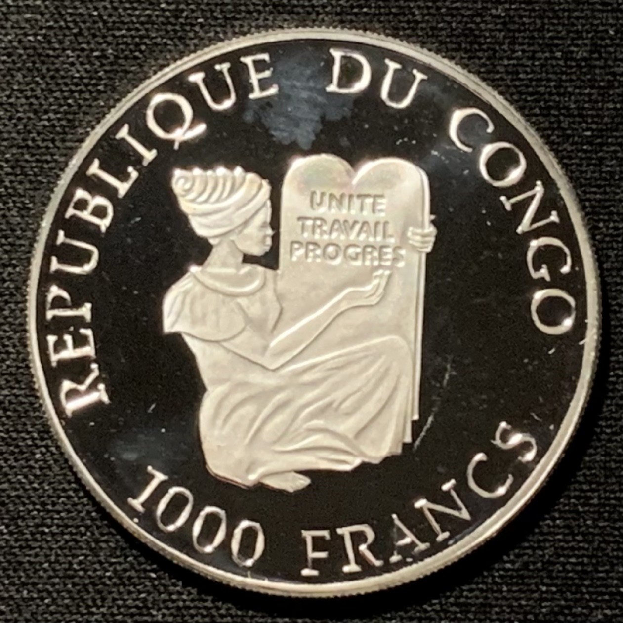 紫瑗钱币——第324期拍卖 刚果 1996年 法国世界杯 带球 1000法郎 15克 0.999银 精制