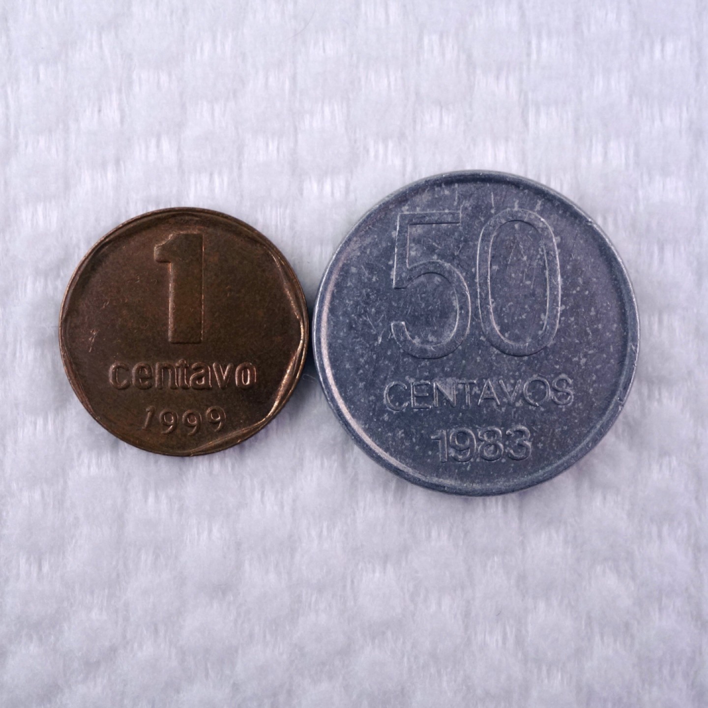 天业钱币散币拍卖第1次专场 阿根廷1983、99年1、50分一对