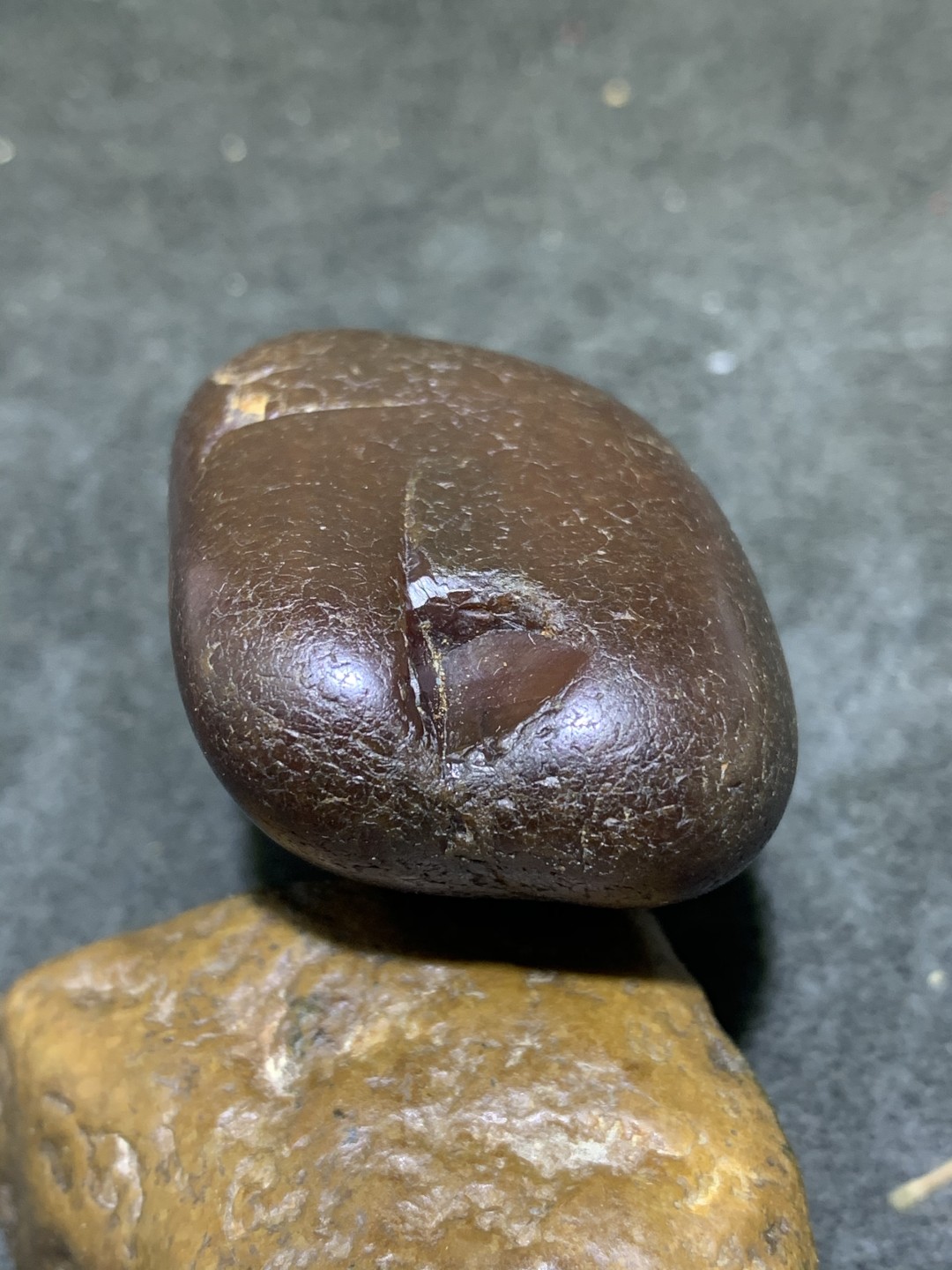 精美天然马达加斯加玛瑙原石把件，摆件一个，