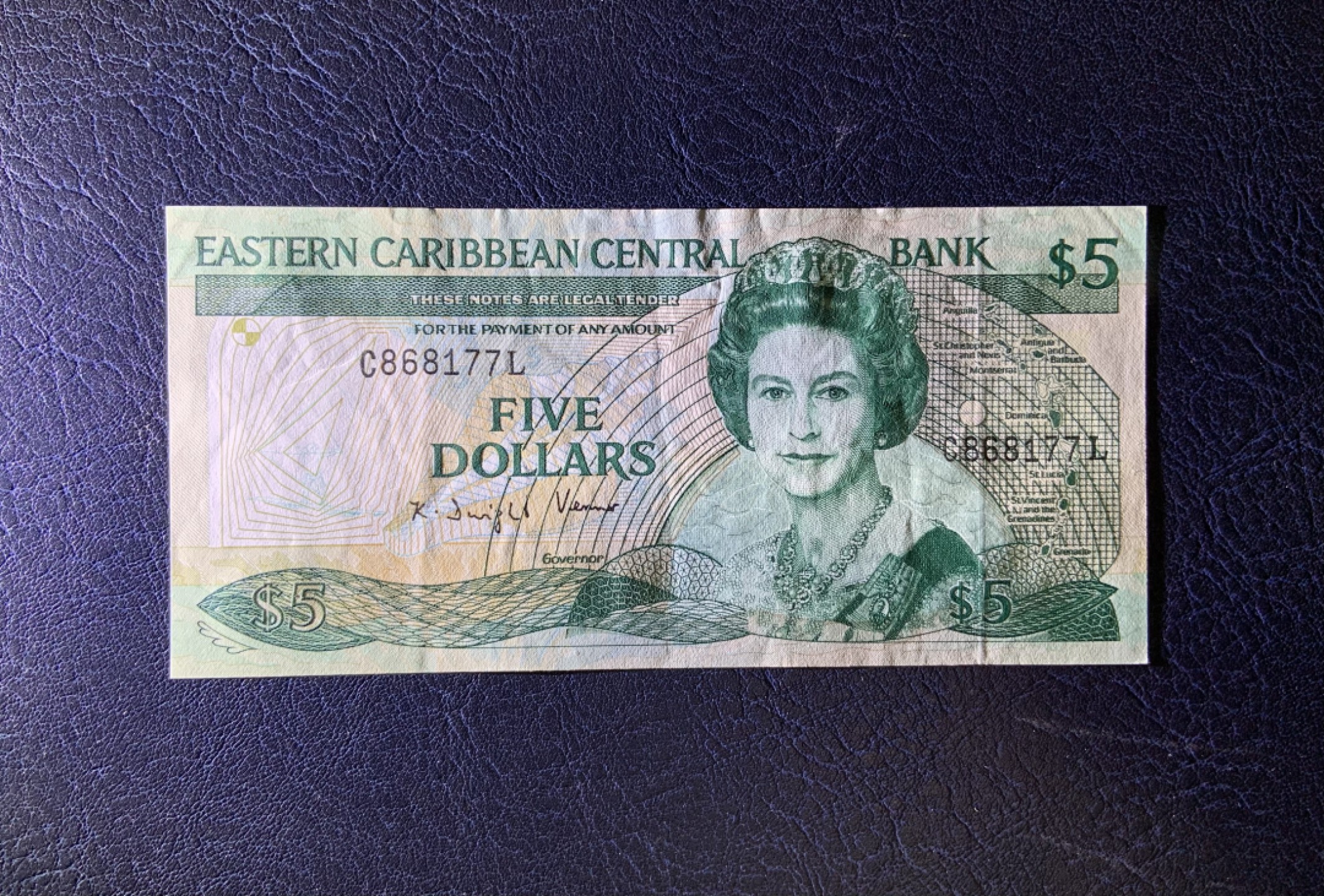 收藏联盟Quantum Auction 第211期拍卖  东加勒比国家1986-88年5元 品相AU- 小彩背