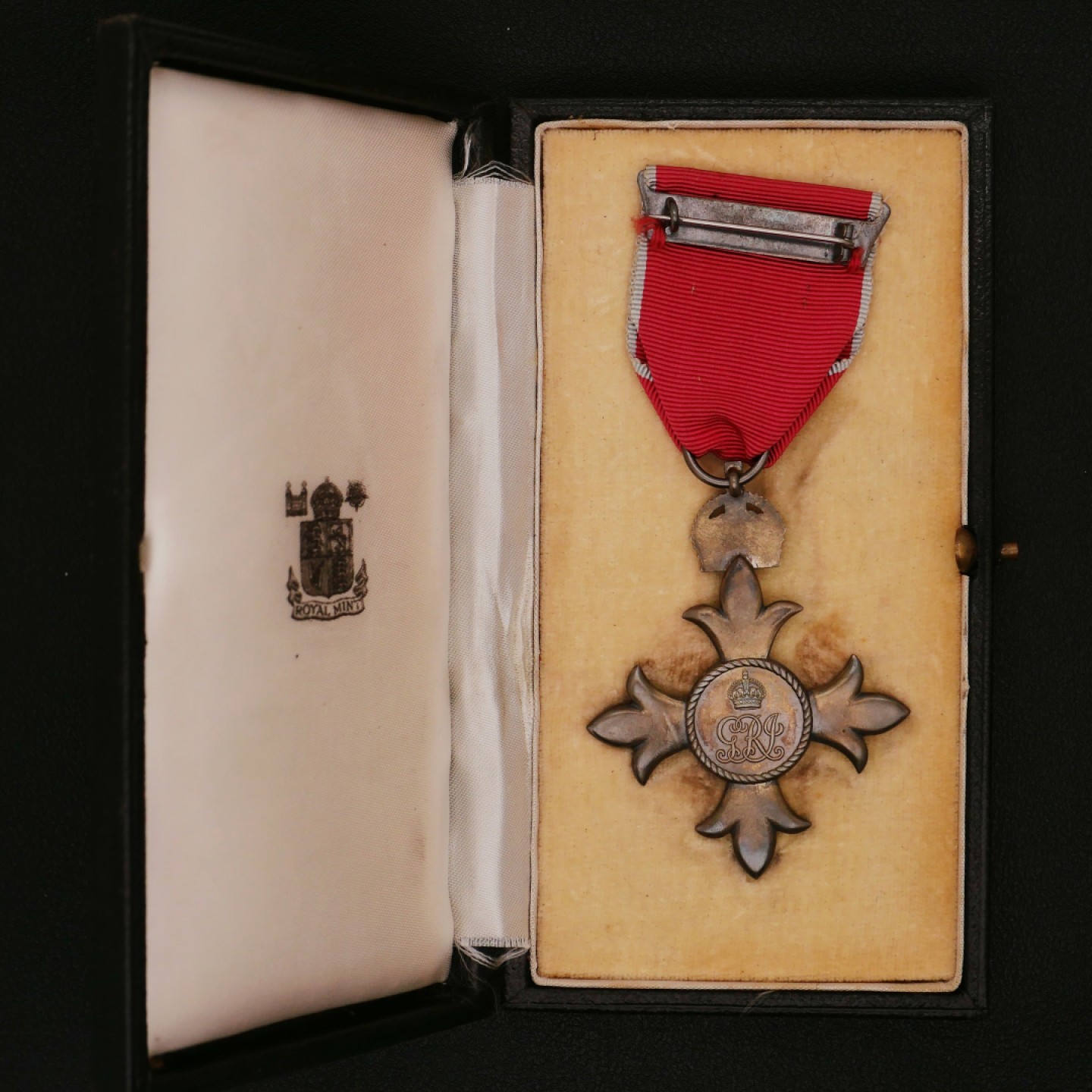 勋章奖章交易所11月26日拍卖 银质成员级大英帝国勋章