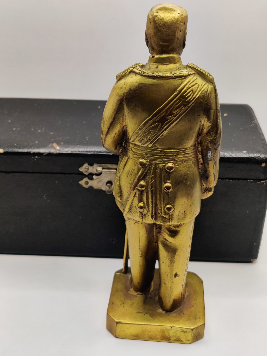 全场0元起拍 第17期 咸鱼国勋章拍卖专场 11月27日（周日）下午6：00开始 日本明治时期 明治天皇铜像