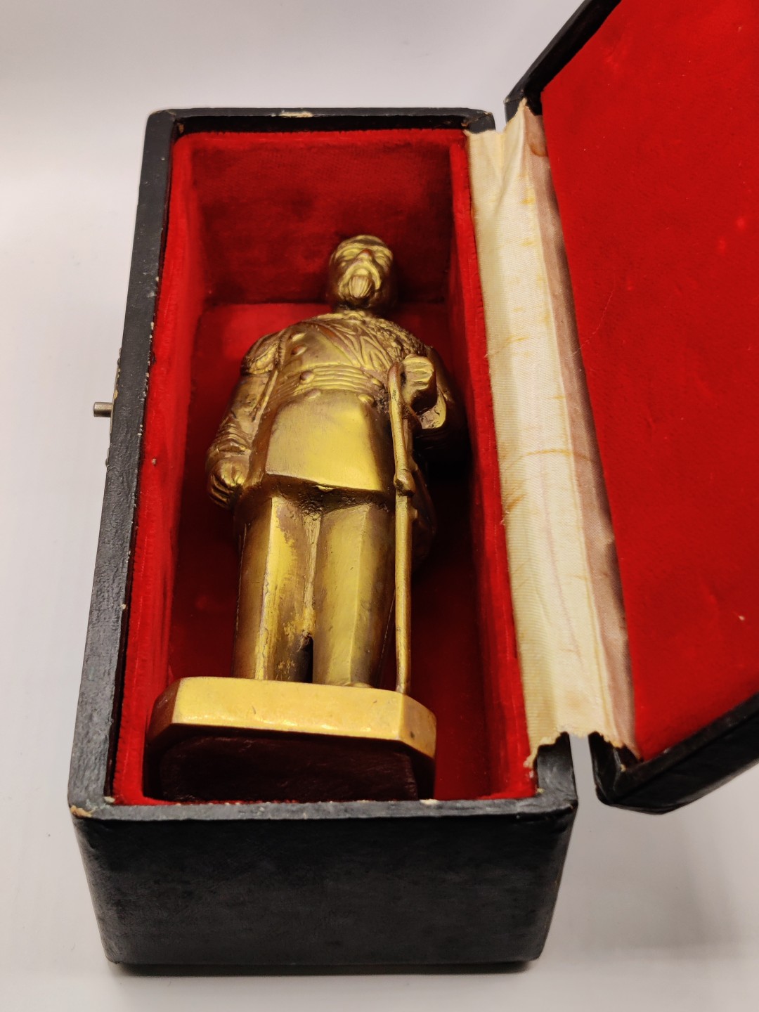 全场0元起拍 第17期 咸鱼国勋章拍卖专场 11月27日（周日）下午6：00开始 日本明治时期 明治天皇铜像