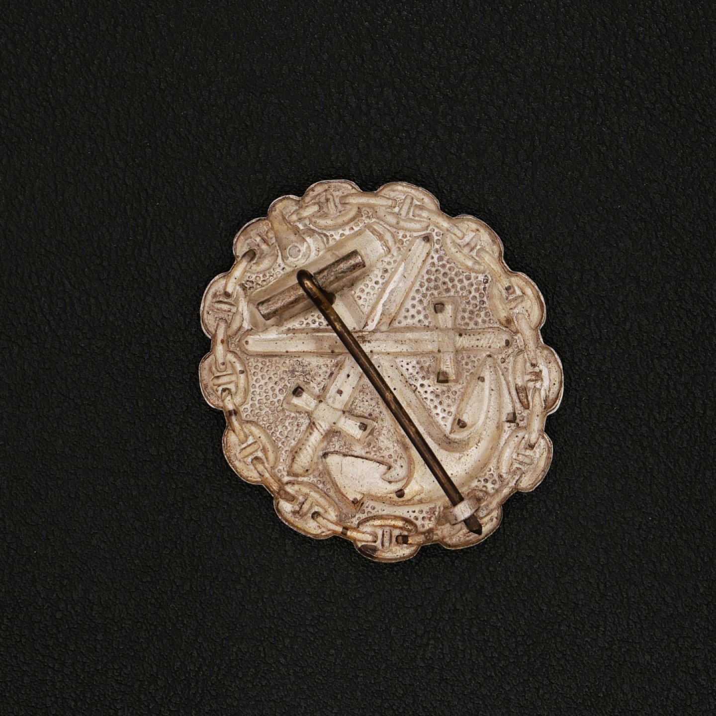 勋章奖章交易所11月26日拍卖 德国一战海军银战伤奖章