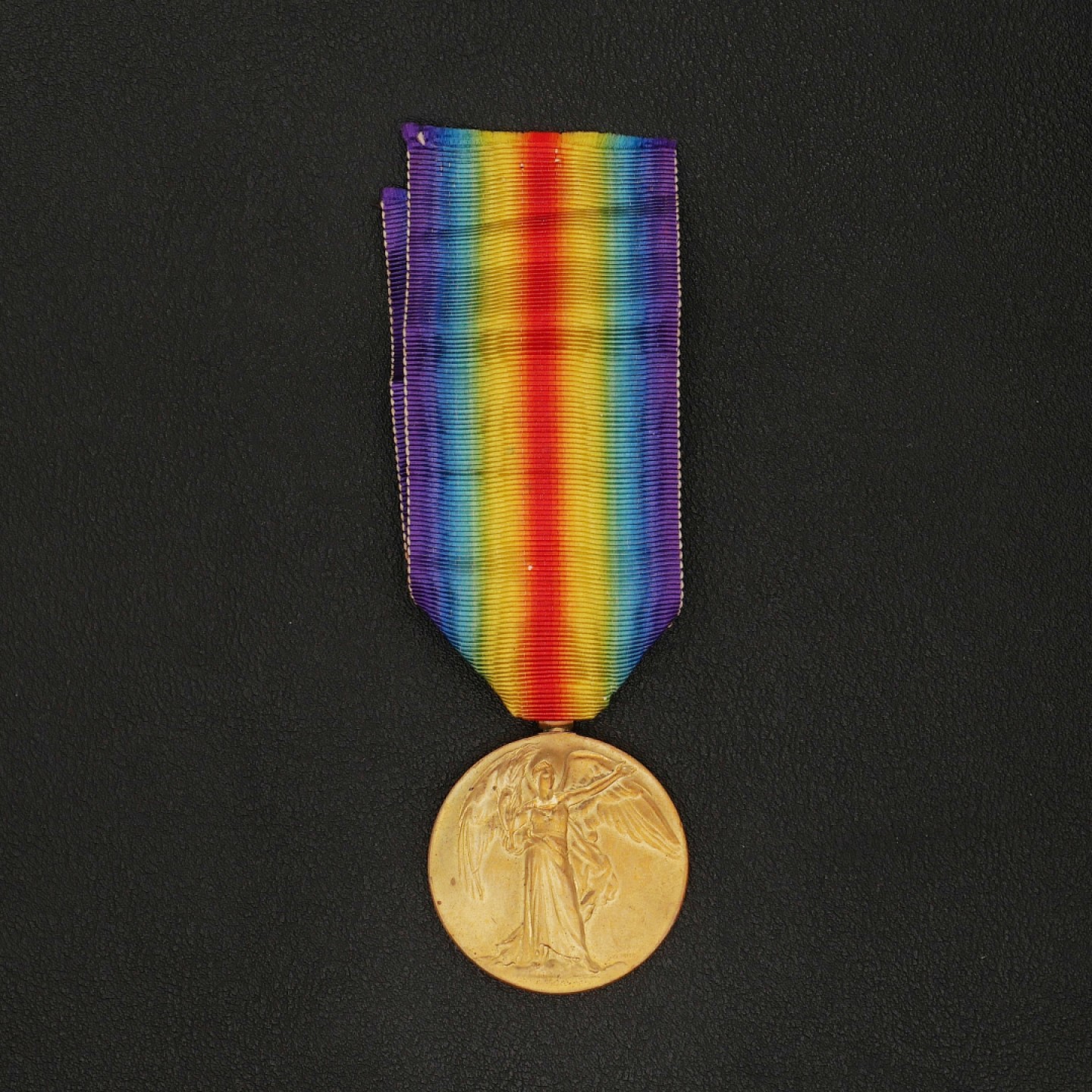 勋章奖章交易所11月26日拍卖 英国一战胜利奖章，授予皇家卫戍炮兵瓦尔特佩里，长绶带，送电子版档案