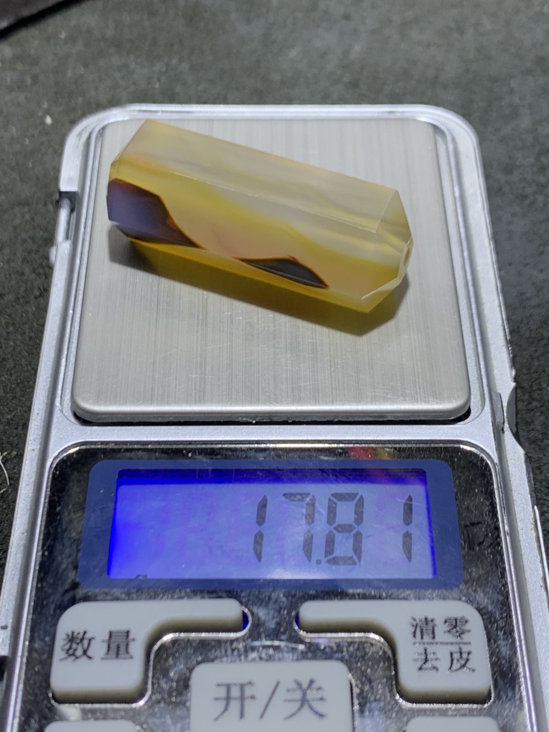 精美高玉化巴西玛瑙精工六棱珠一个，
