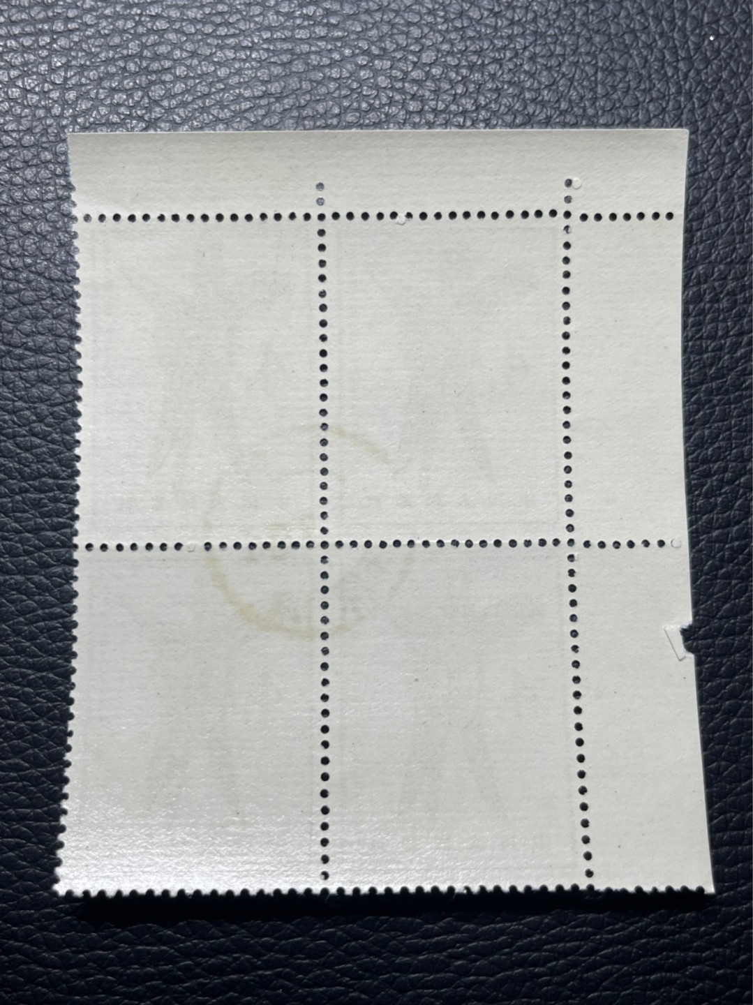 洪涛臻品批发群  精选邮票限时拍卖第九十三期 特63青铜器8-1 盖销  四方连一组，版撕全品， 解放初的经典票，整版撕开，面艳胶白，票挺洁净，齿孔完美，收藏评级两相宜，老纪特的版票资源十分稀缺难寻，机会来临时必须抓住