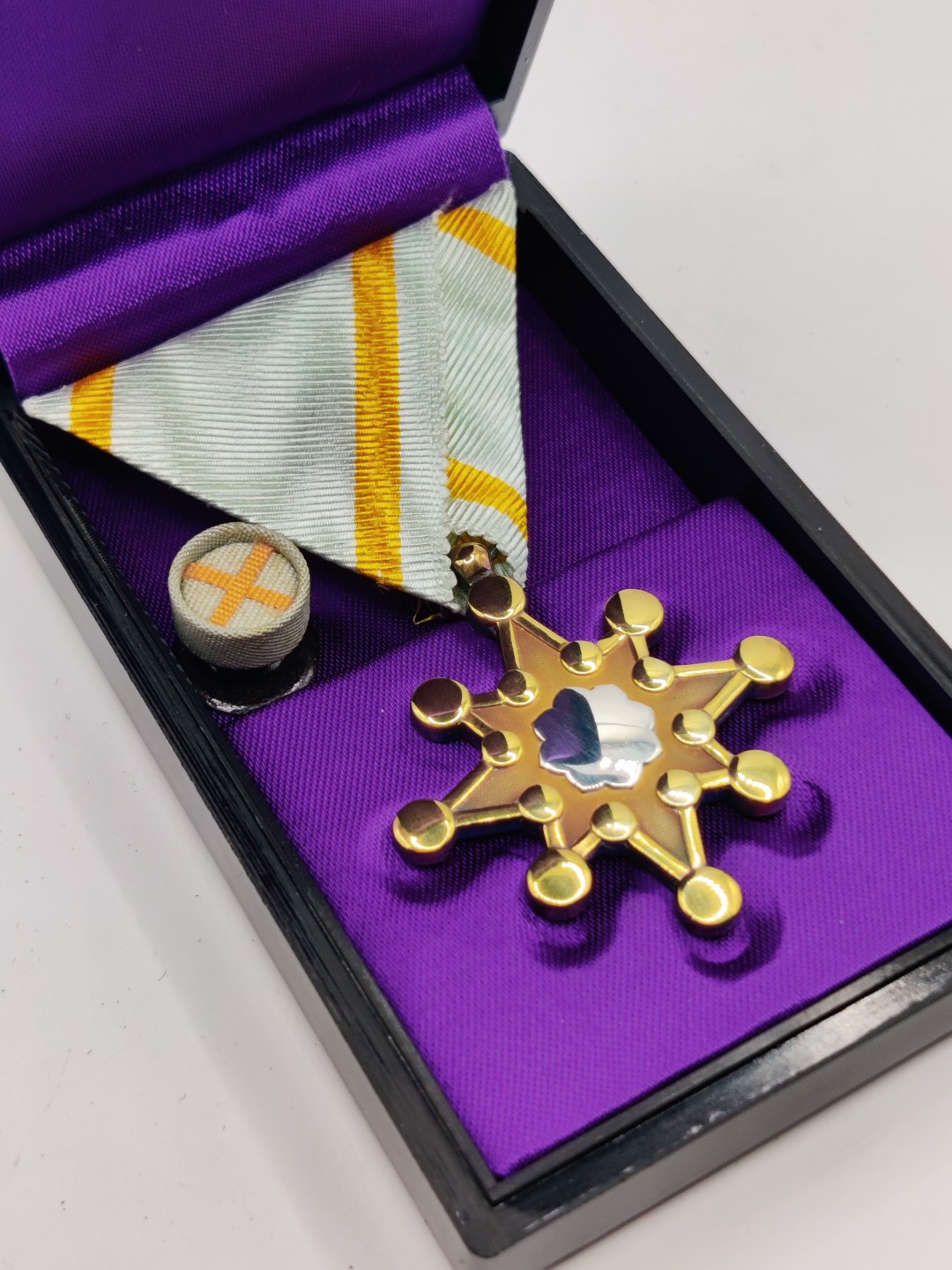 全场0元起拍 第17期 咸鱼国勋章拍卖专场 11月27日（周日）下午6：00开始 极美品 日本战后 七等瑞宝章 纯银制带略 鎏金完美