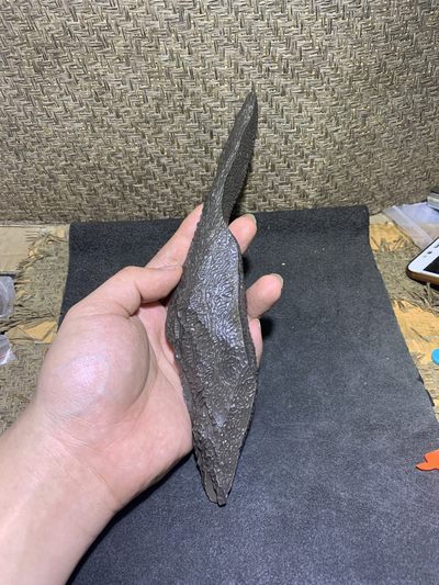 精美新疆异形泥石原石把件（镇纸，摆件）一块， - 精美新疆异形泥石原石把件（镇纸，摆件）一块，