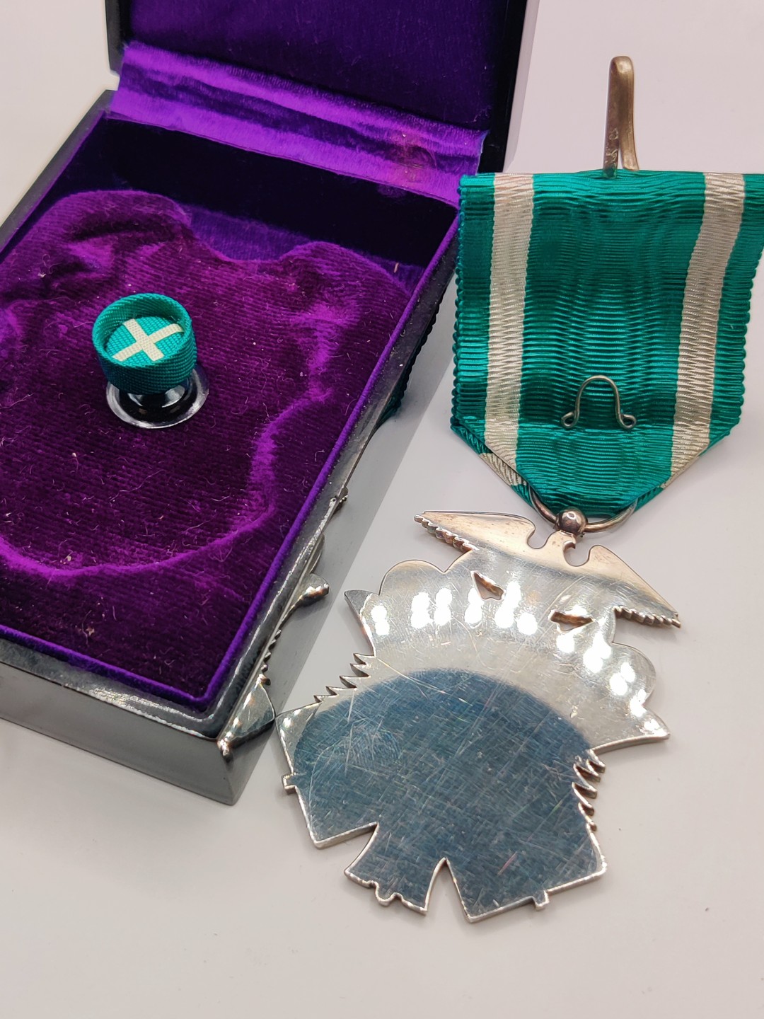 全场0元起拍 第17期 咸鱼国勋章拍卖专场 11月27日（周日）下午6：00开始 勿忘国耻 日本二战时期七级金鸱章 极美品 纯银制带略