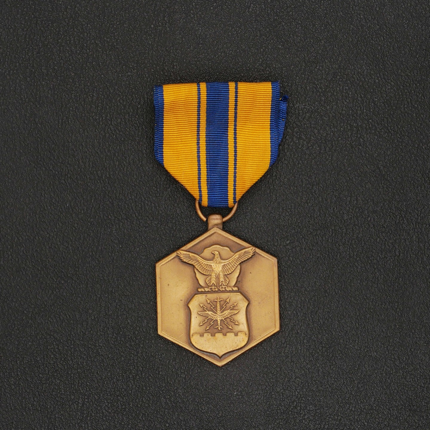 勋章奖章交易所11月26日拍卖 美国空军嘉奖